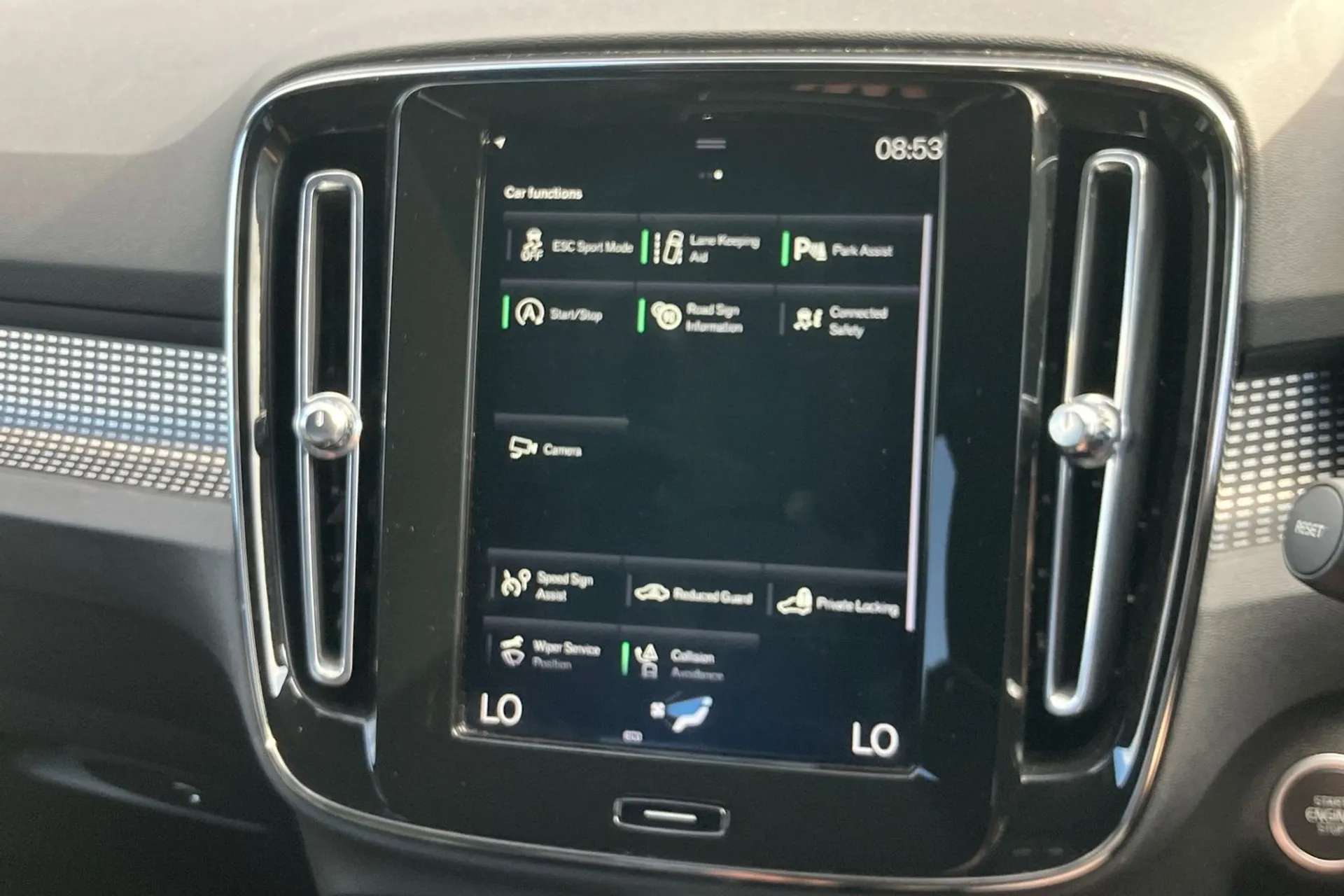 2020 VOLVO XC40 2020 VOLVO XC40