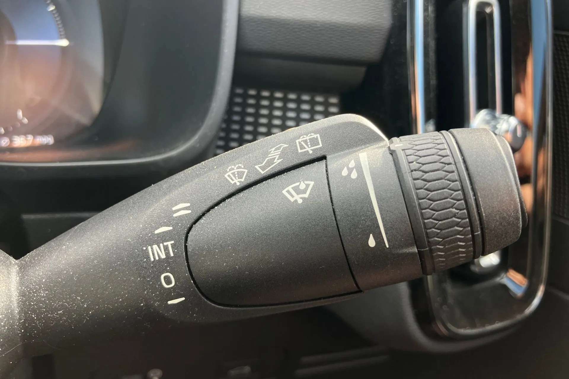 2020 VOLVO XC40 2020 VOLVO XC40
