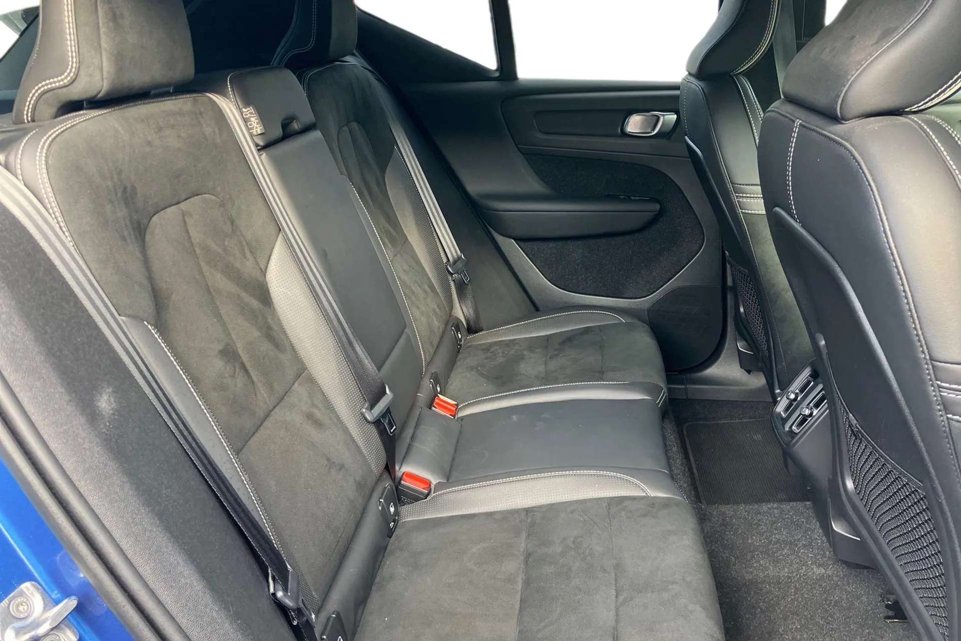 2020 VOLVO XC40 2020 VOLVO XC40
