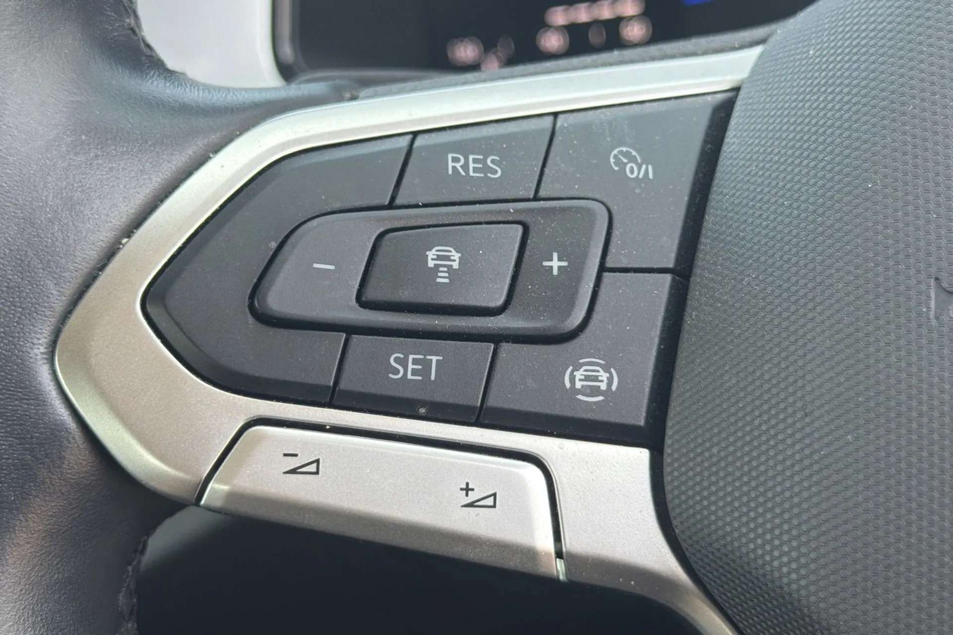 2023 VOLKSWAGEN T-ROC 2023 VOLKSWAGEN T-ROC