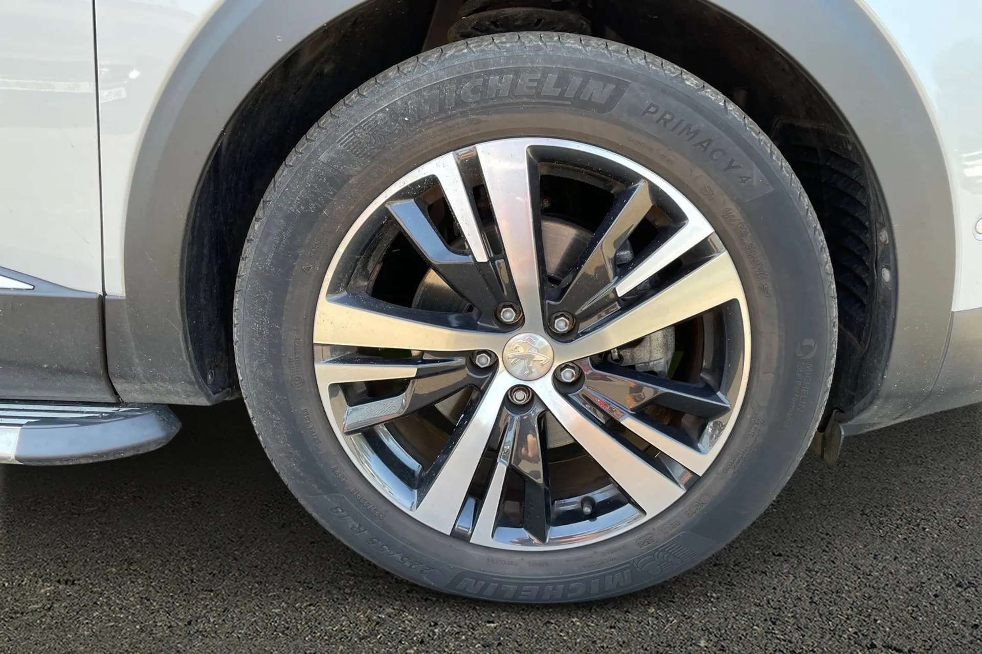 2020 PEUGEOT 3008 2020 PEUGEOT 3008