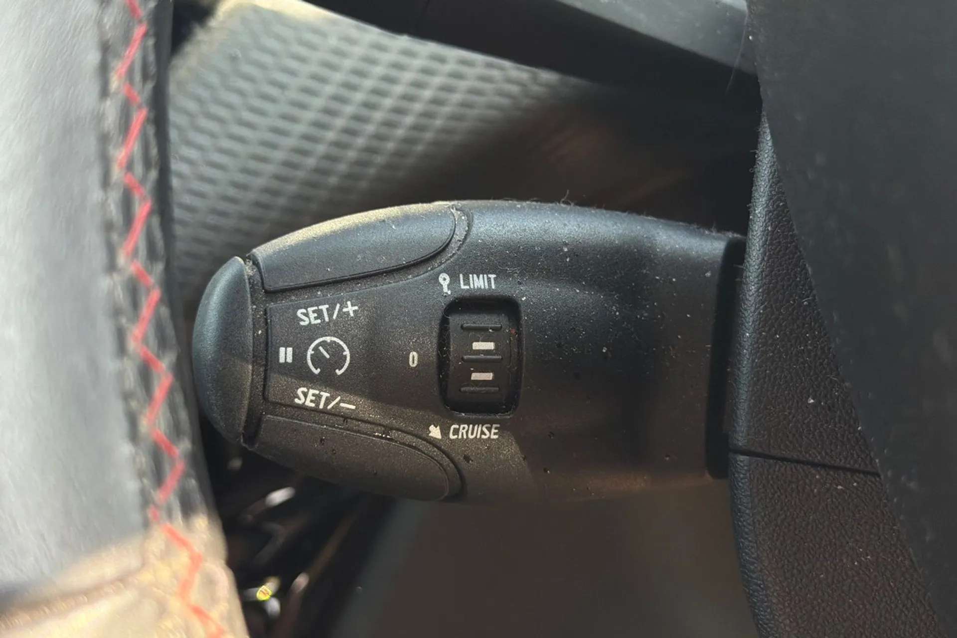 2018 PEUGEOT 208 2018 PEUGEOT 208
