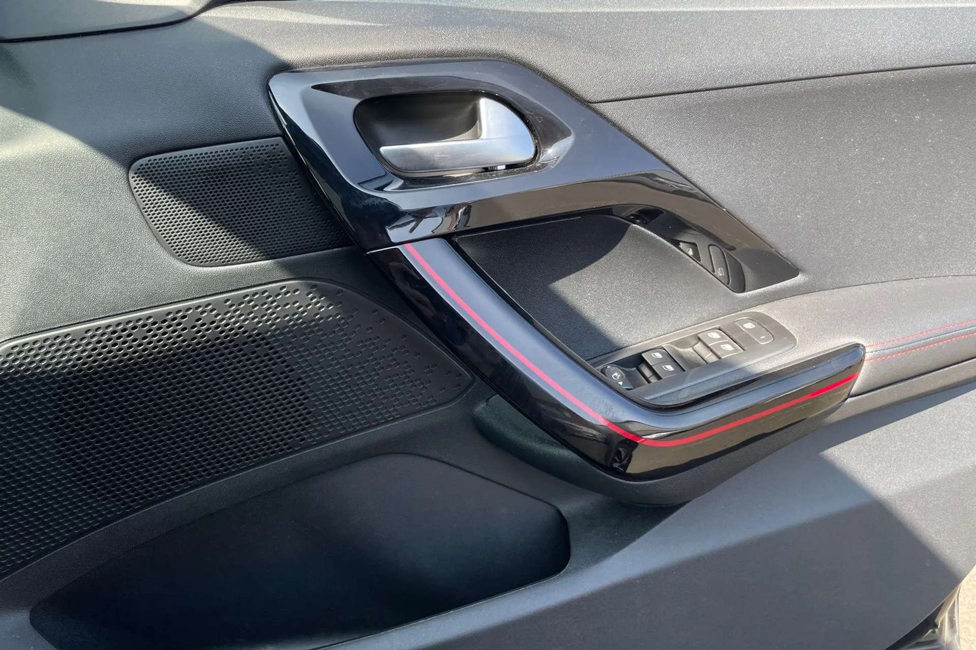 2018 PEUGEOT 2008 2018 PEUGEOT 2008