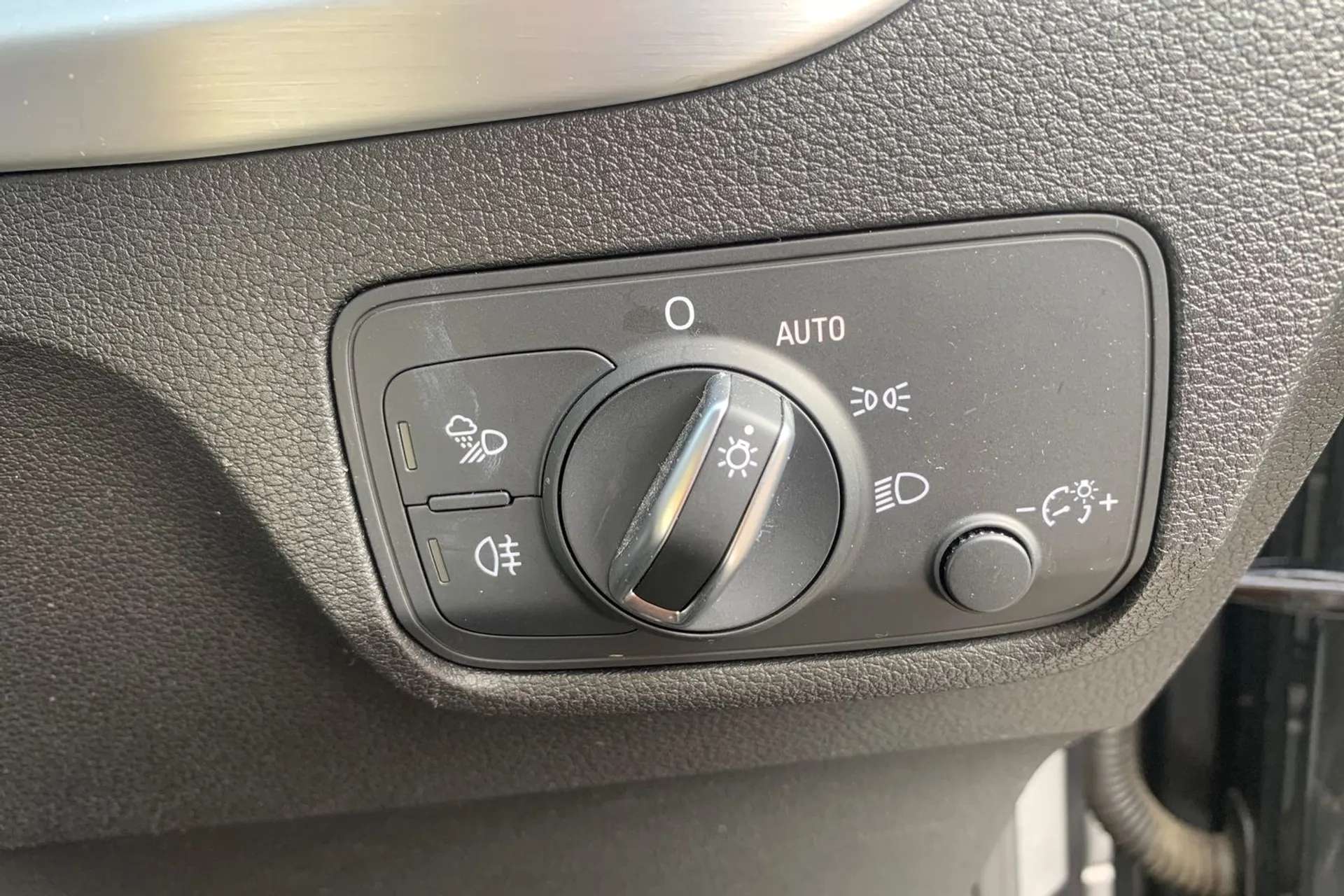 2017 AUDI Q2 2017 AUDI Q2