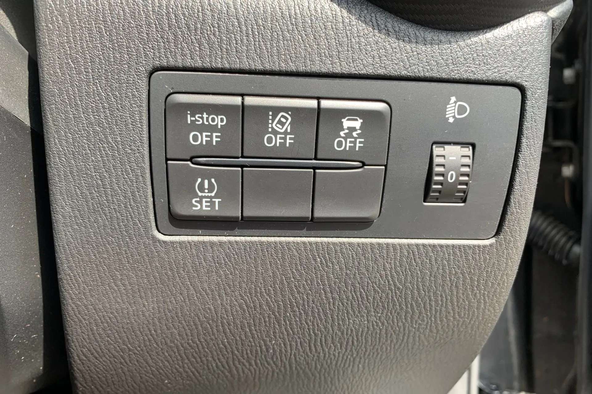 2018 MAZDA MAZDA2 2018 MAZDA MAZDA2