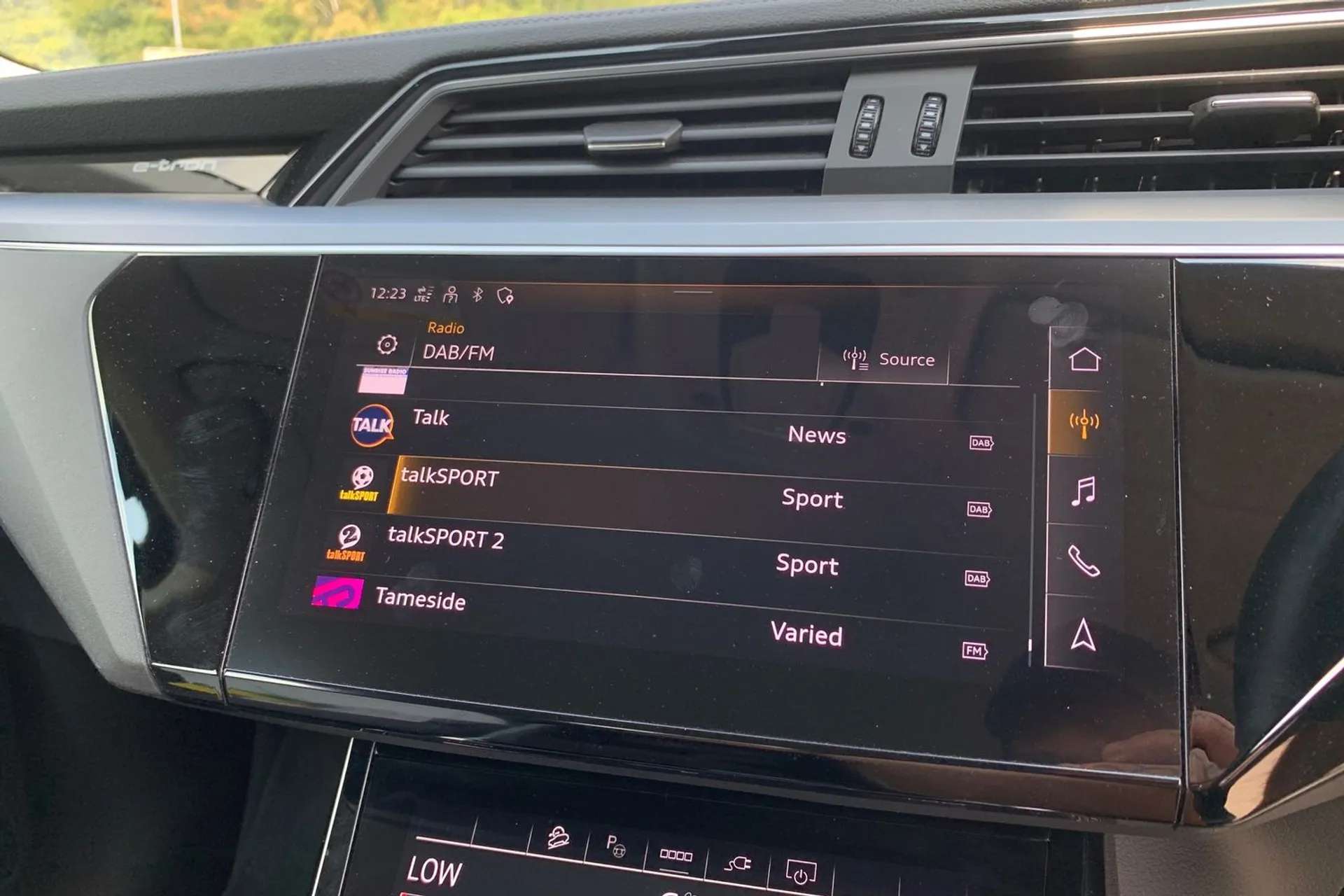 2022 AUDI E-TRON 2022 AUDI E-TRON