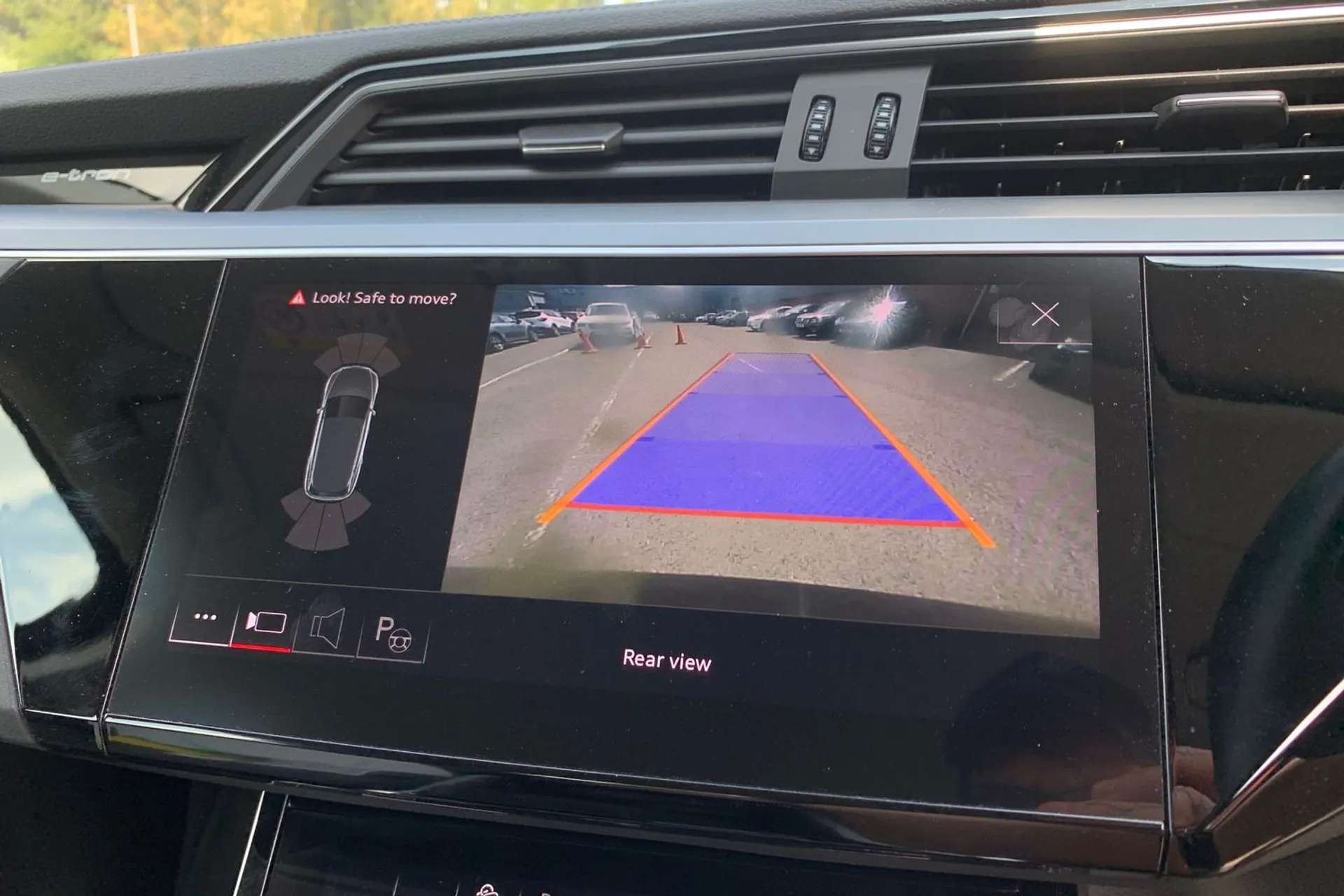 2022 AUDI E-TRON 2022 AUDI E-TRON