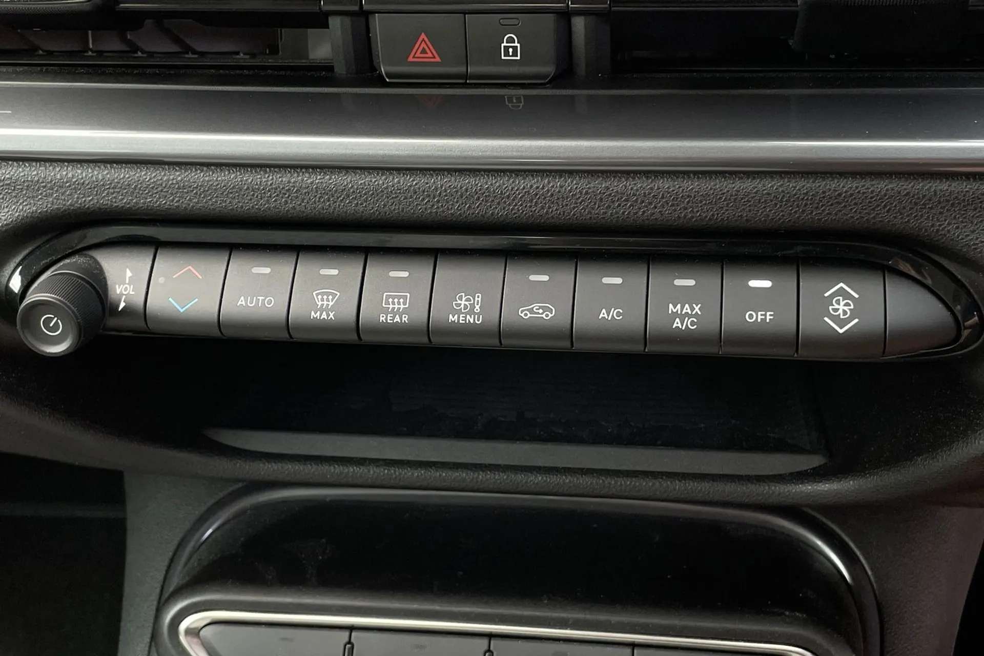 2025 FIAT 600 2025 FIAT 600