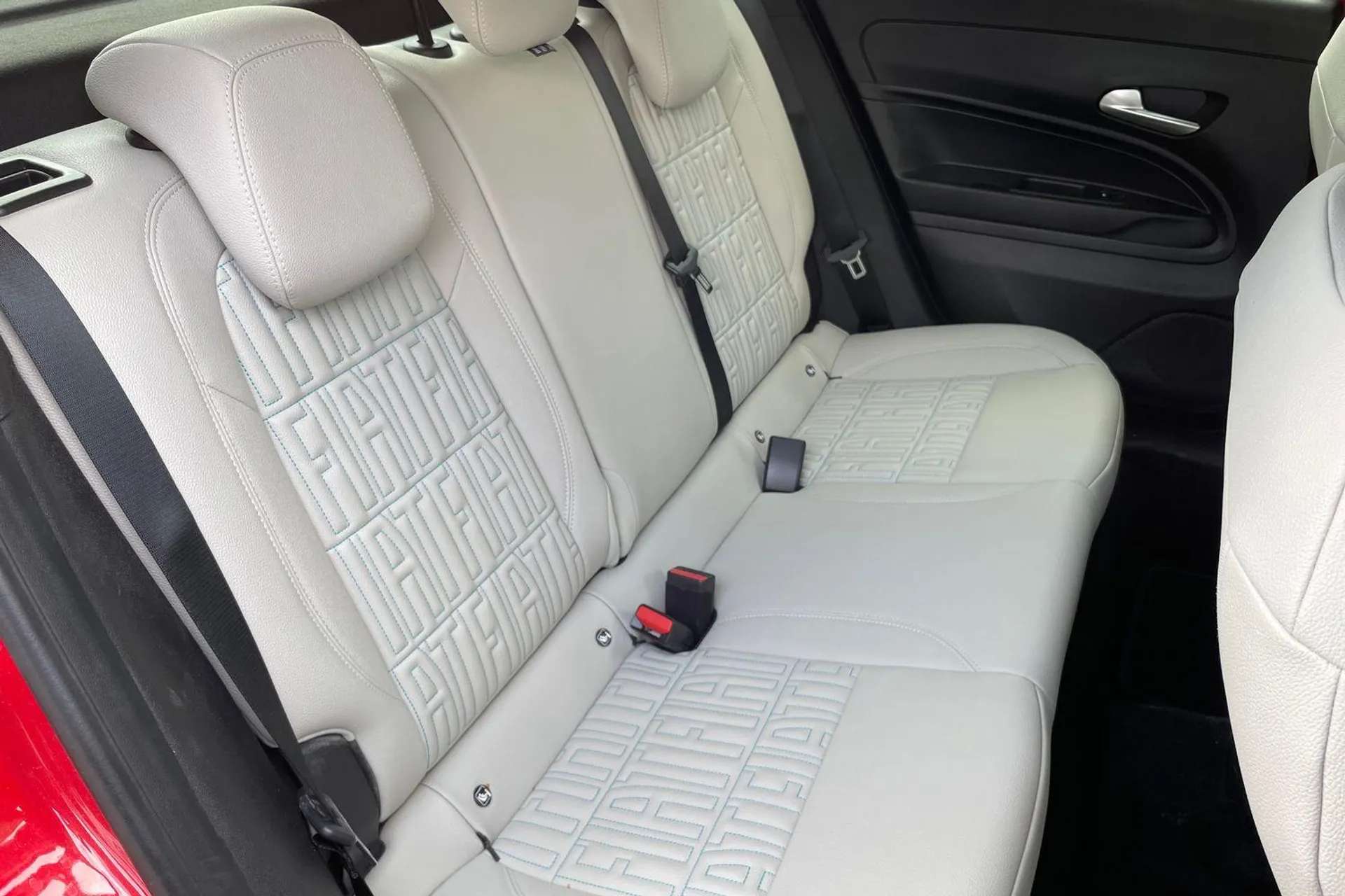 2025 FIAT 600 2025 FIAT 600