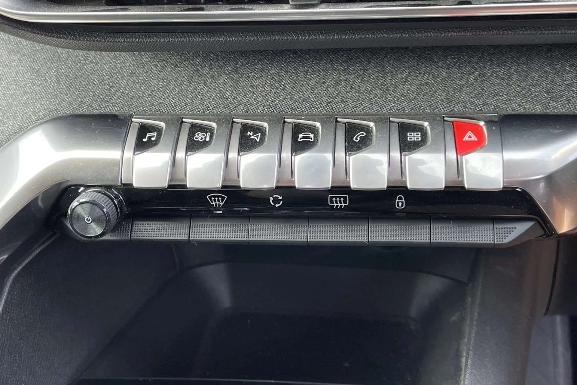 2018 PEUGEOT 3008 2018 PEUGEOT 3008