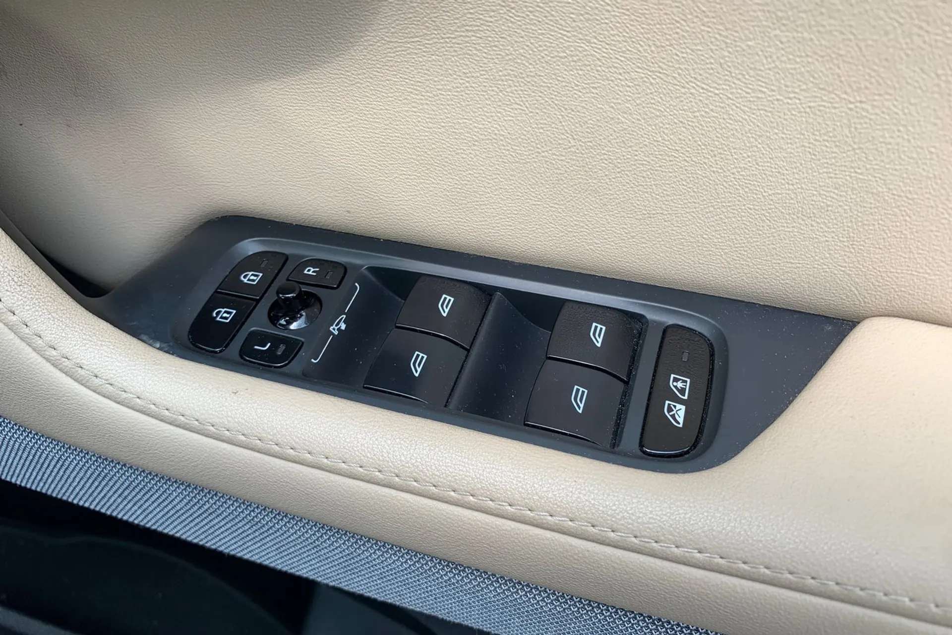 2020 POLESTAR 2 2020 POLESTAR 2