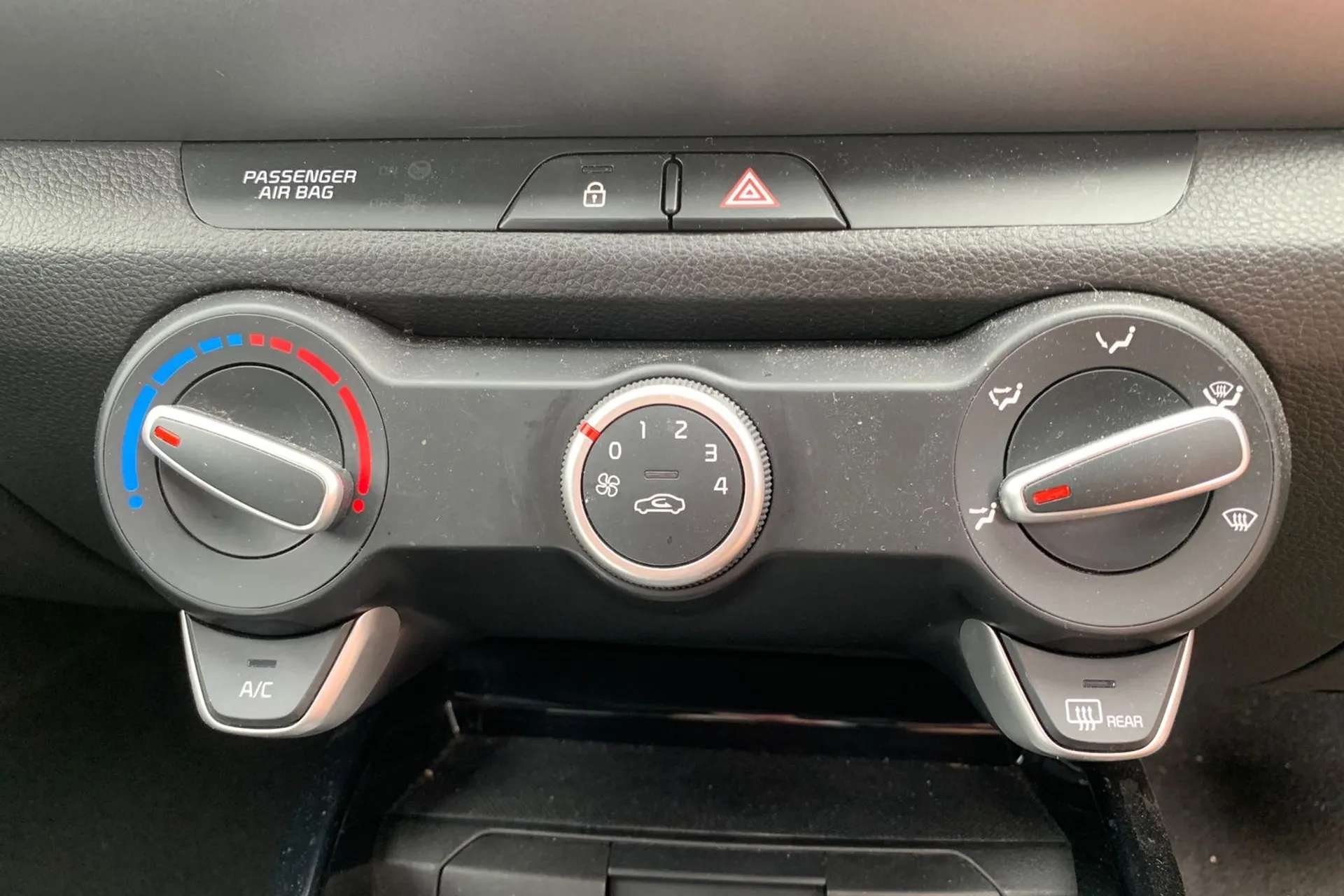 2020 KIA STONIC 2020 KIA STONIC