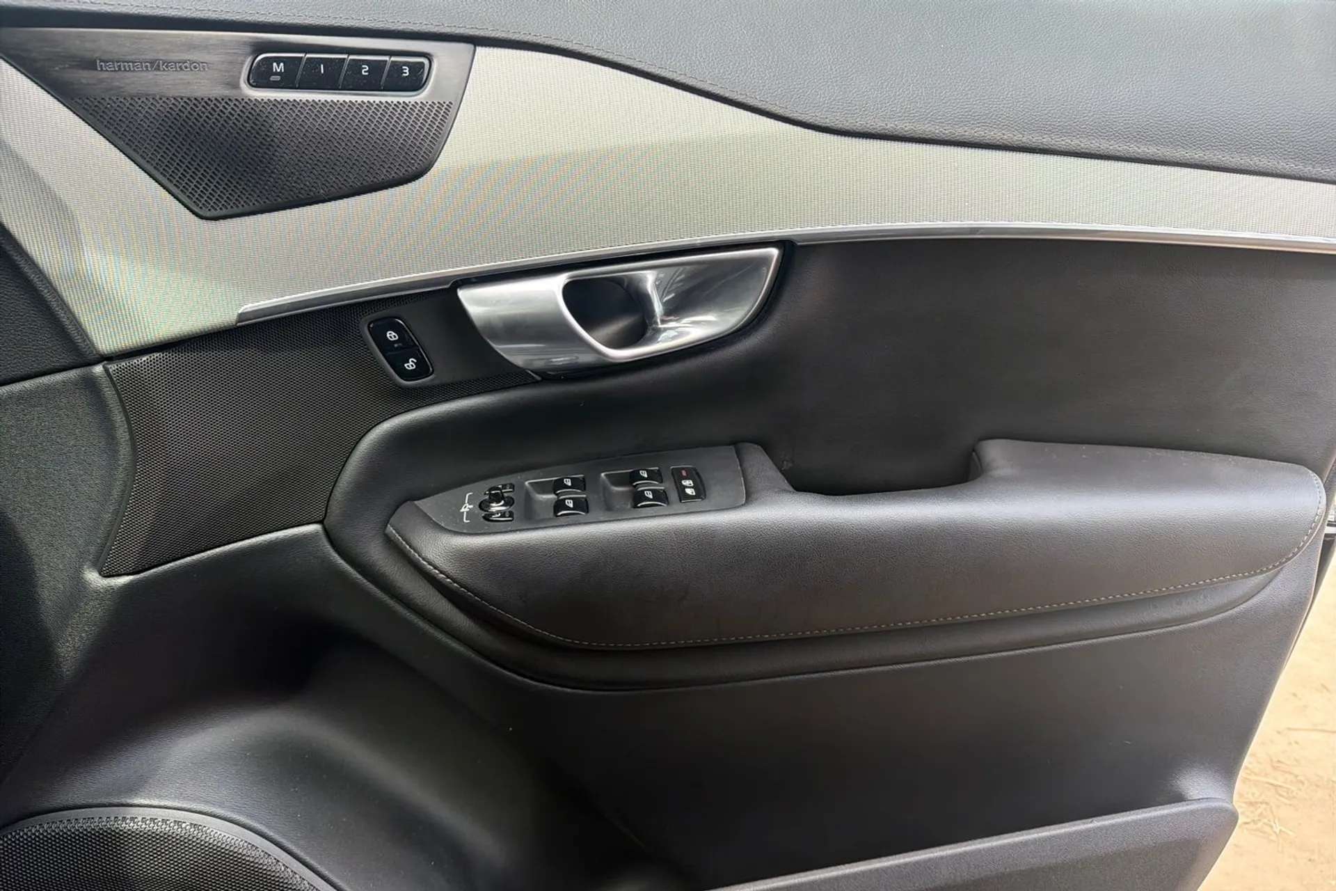 2023 VOLVO XC90 2023 VOLVO XC90