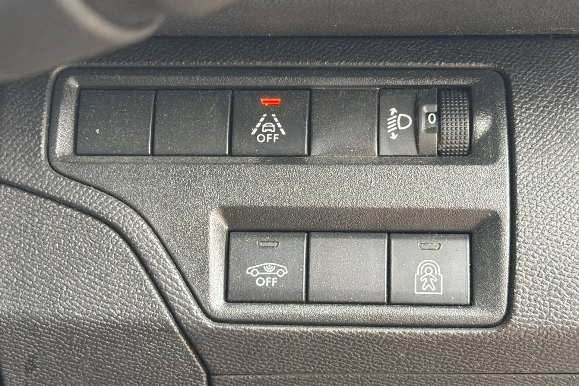 2022 PEUGEOT 5008 2022 PEUGEOT 5008