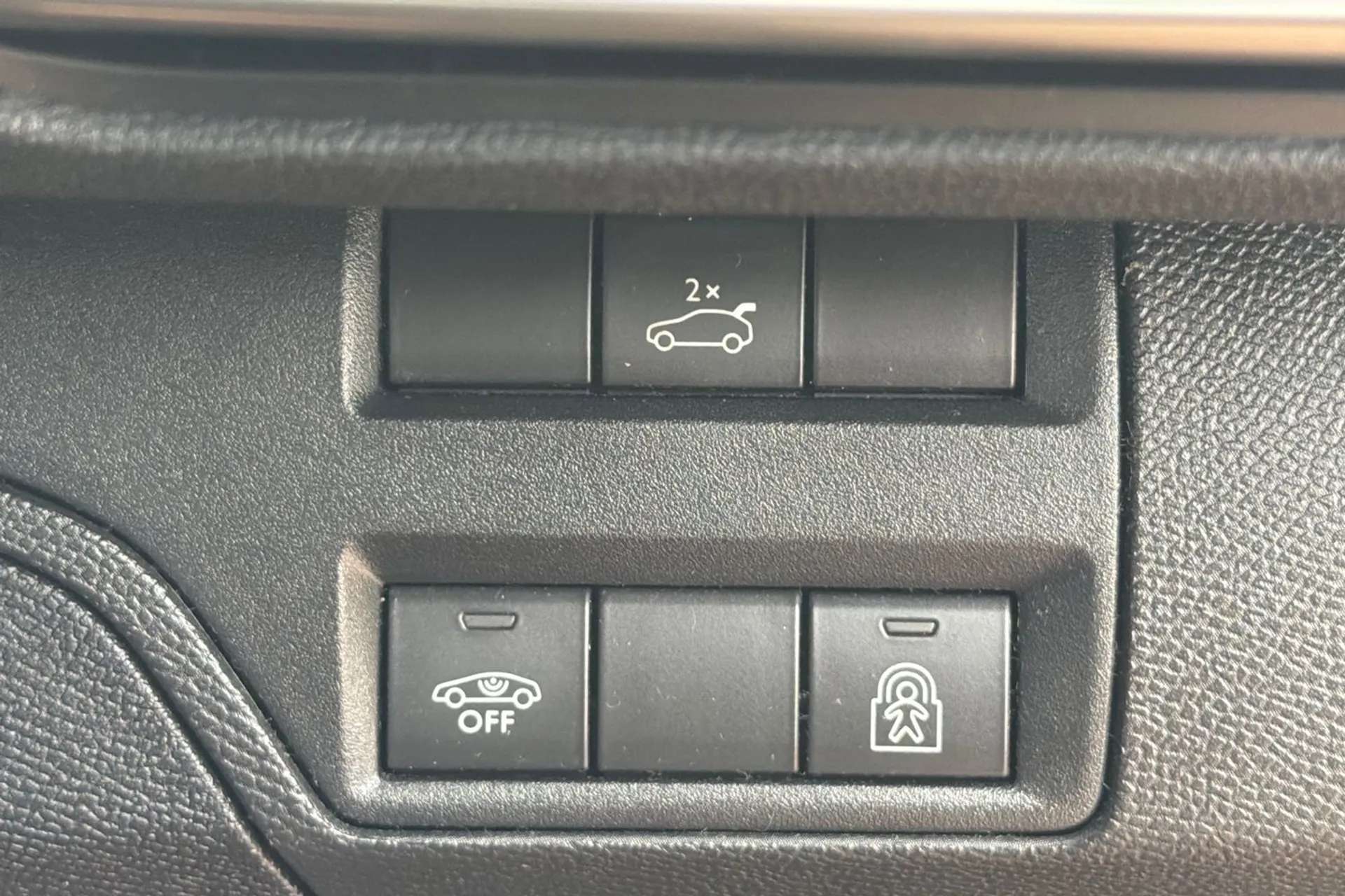 2018 PEUGEOT 3008 2018 PEUGEOT 3008