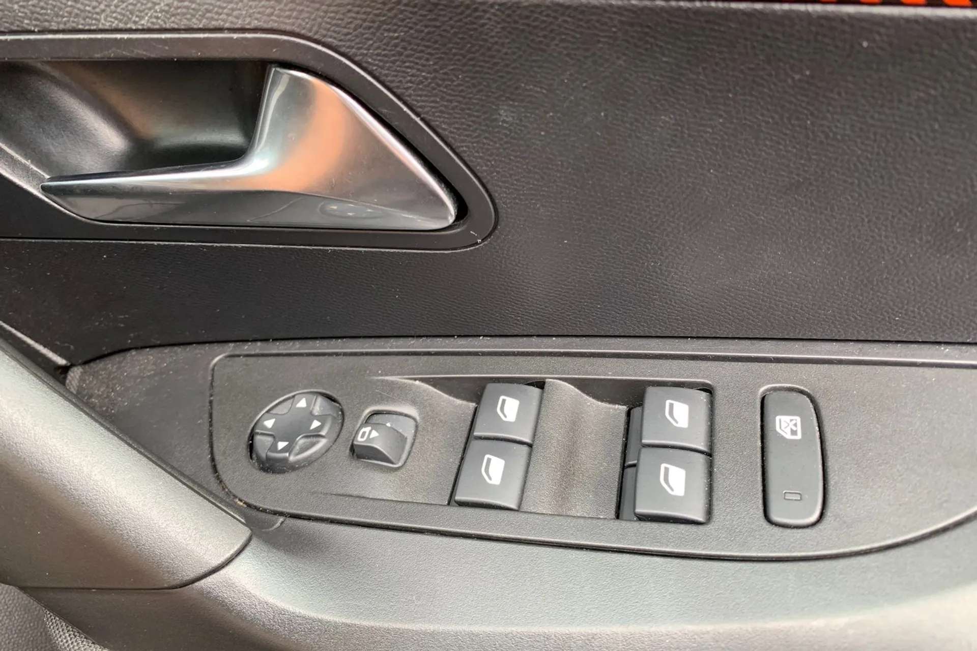 2022 PEUGEOT 2008 2022 PEUGEOT 2008