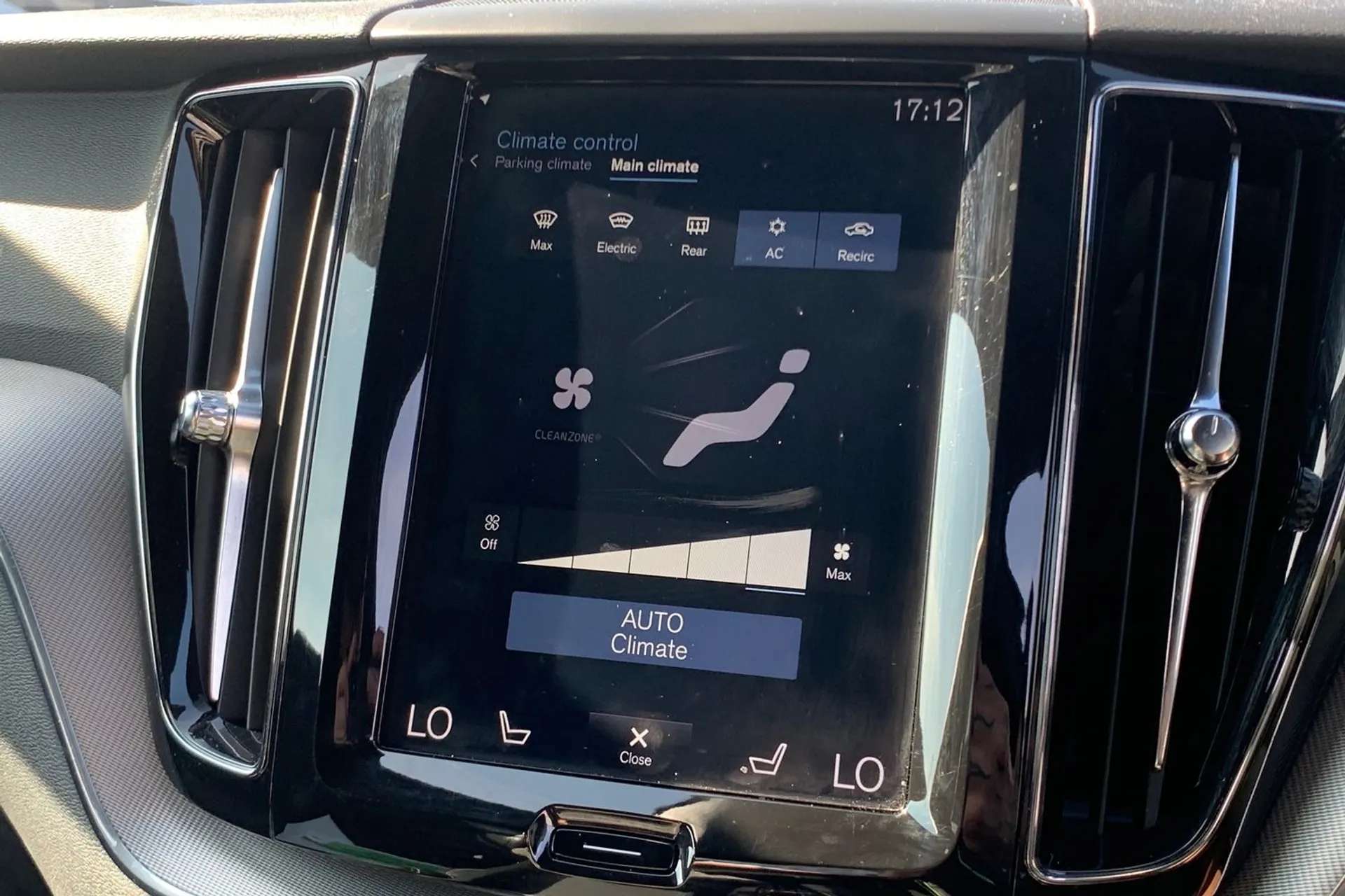 2018 VOLVO XC60 2018 VOLVO XC60