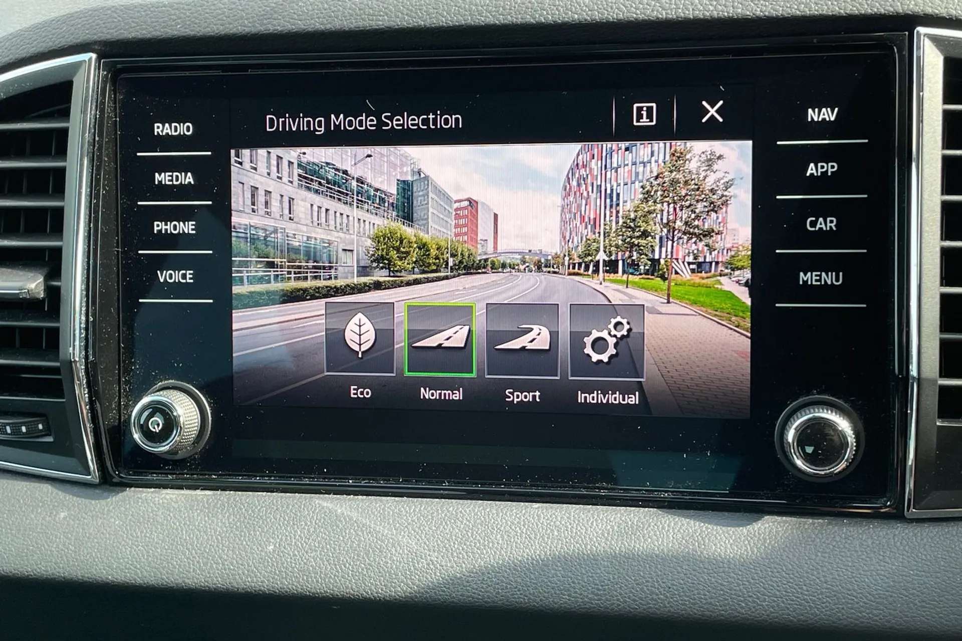 2019 SKODA KAROQ 2019 SKODA KAROQ