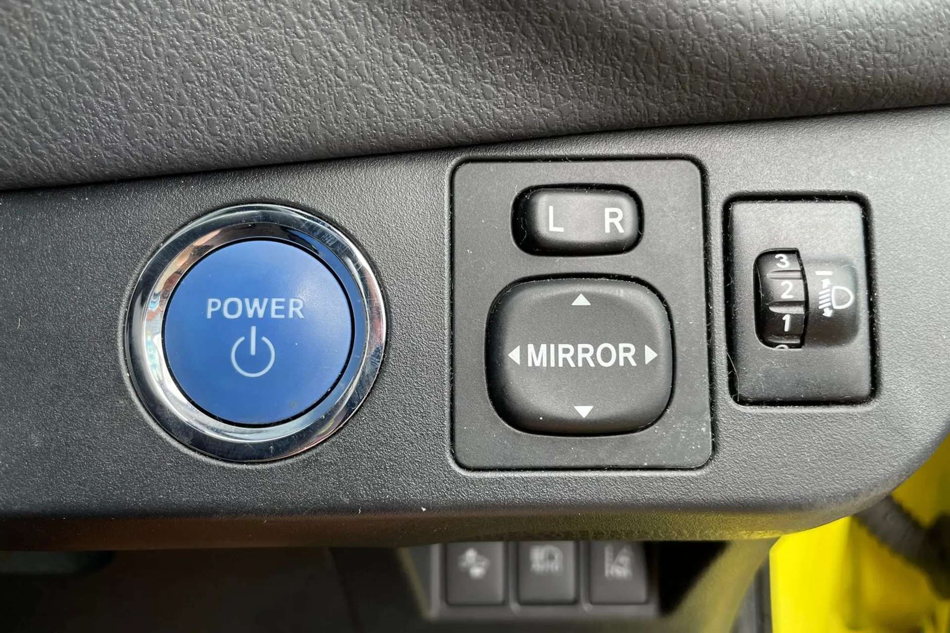 2017 TOYOTA YARIS 2017 TOYOTA YARIS