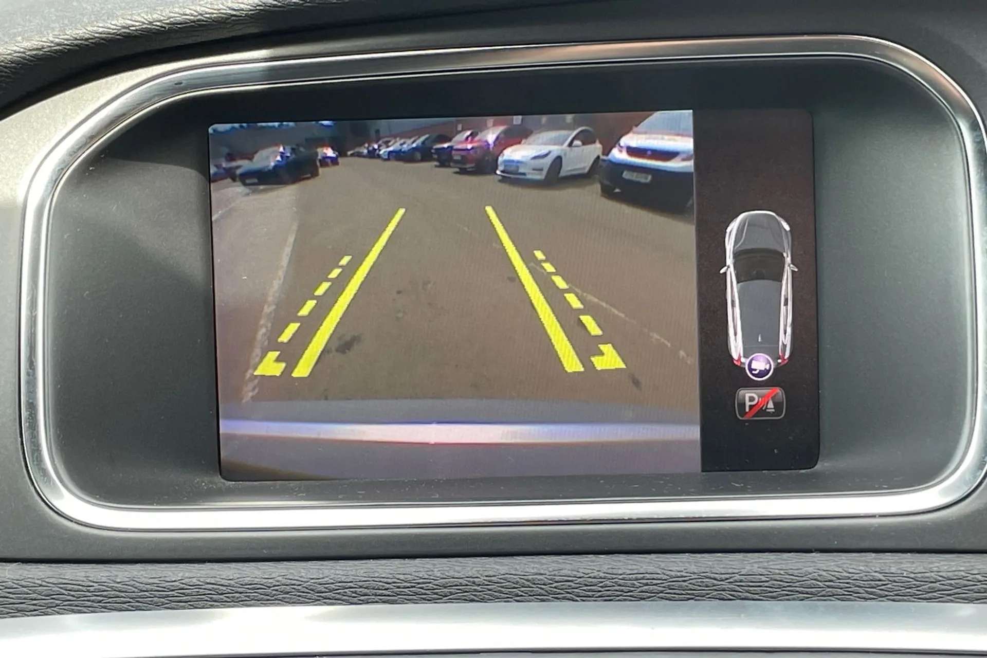 2017 VOLVO V40 2017 VOLVO V40