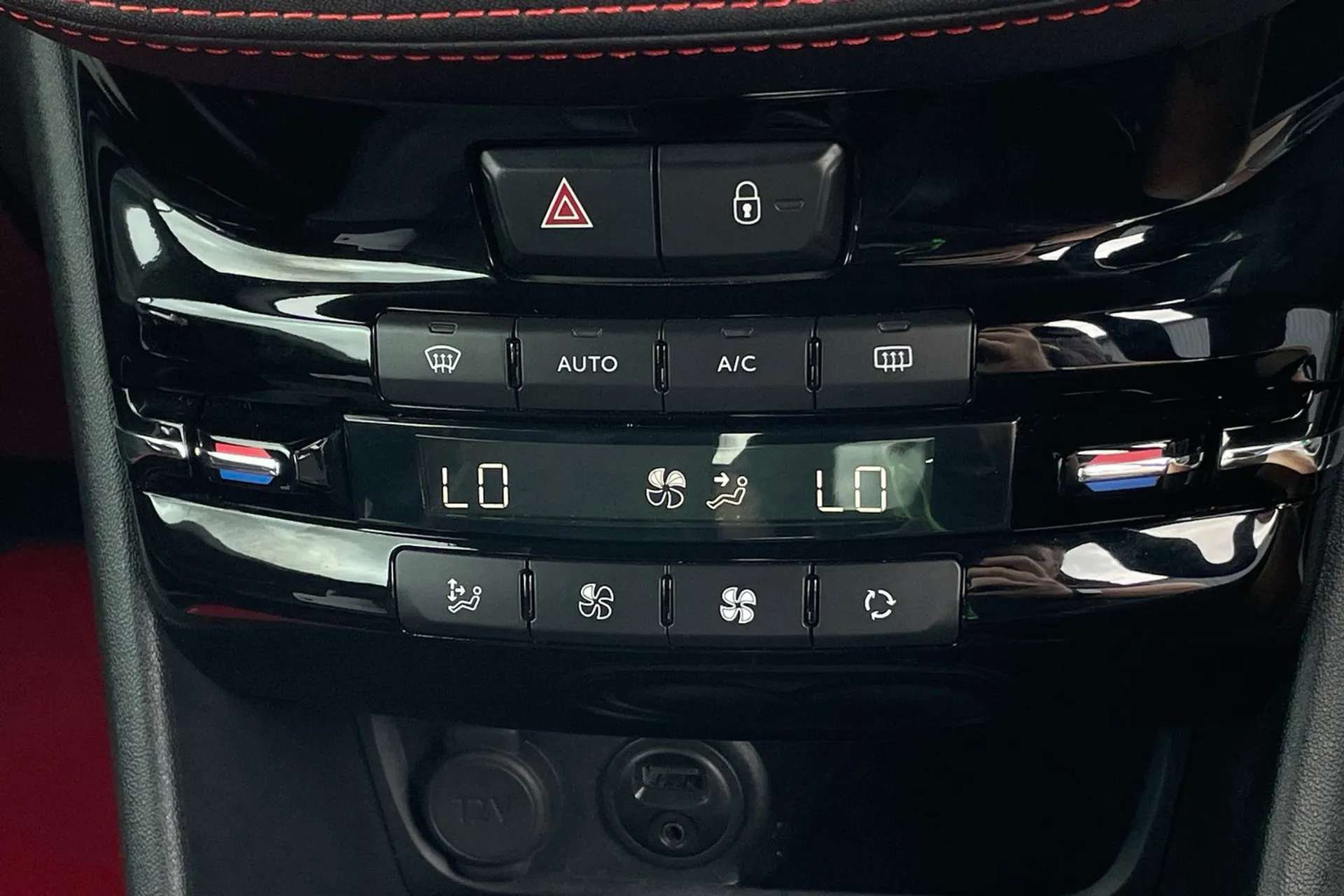2016 PEUGEOT 208 2016 PEUGEOT 208