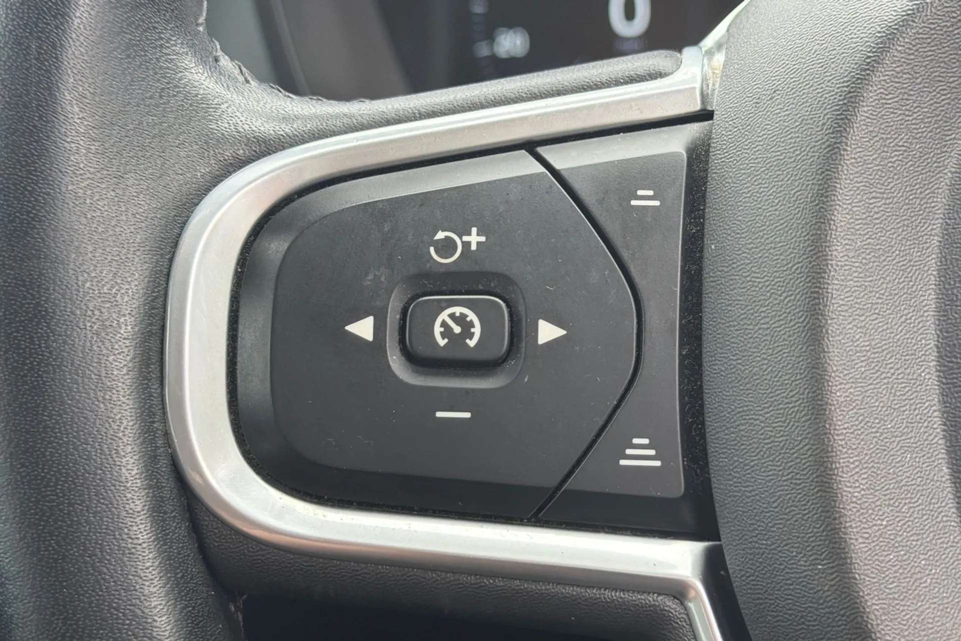 2019 VOLVO XC60 2019 VOLVO XC60