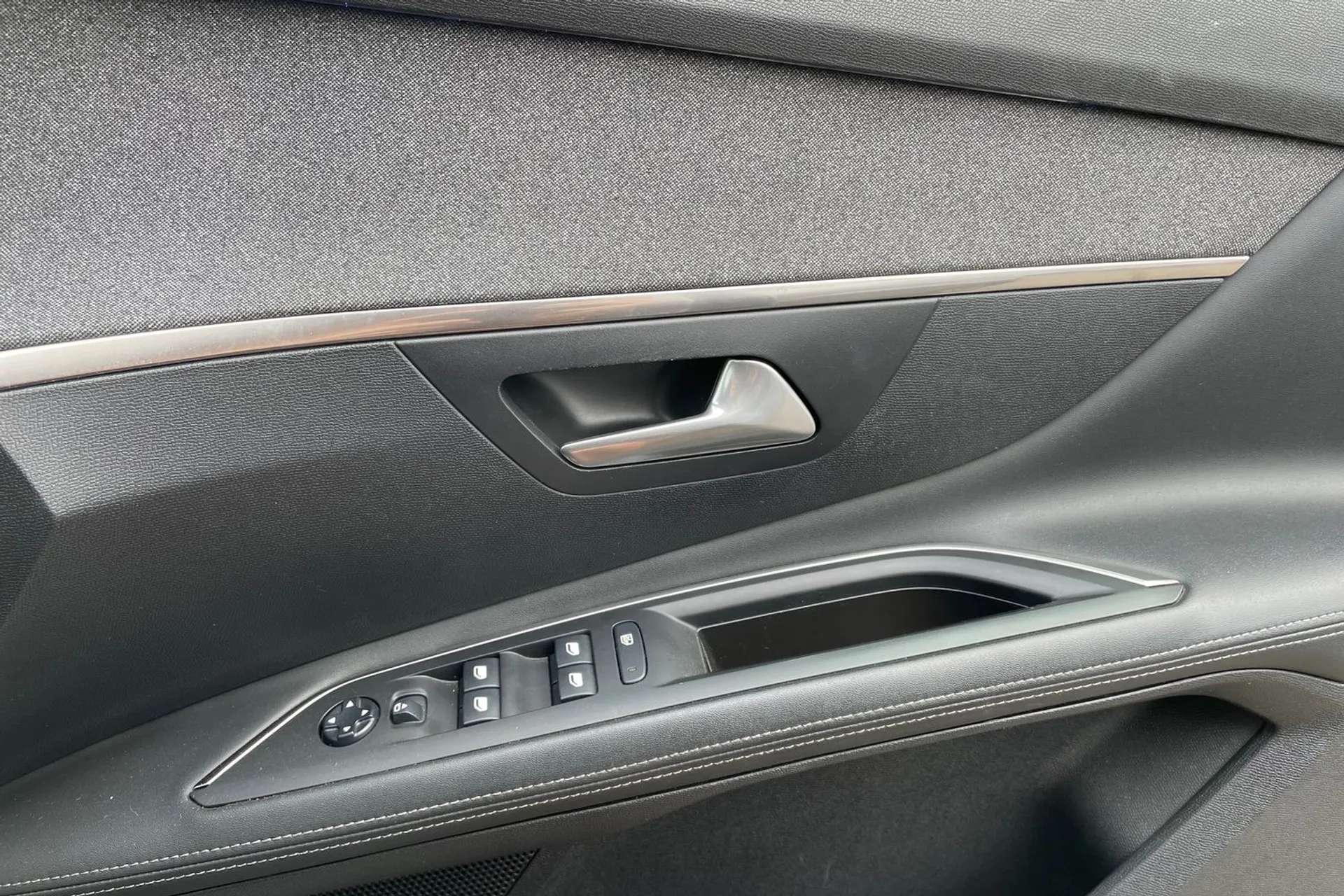 2020 PEUGEOT 3008 2020 PEUGEOT 3008