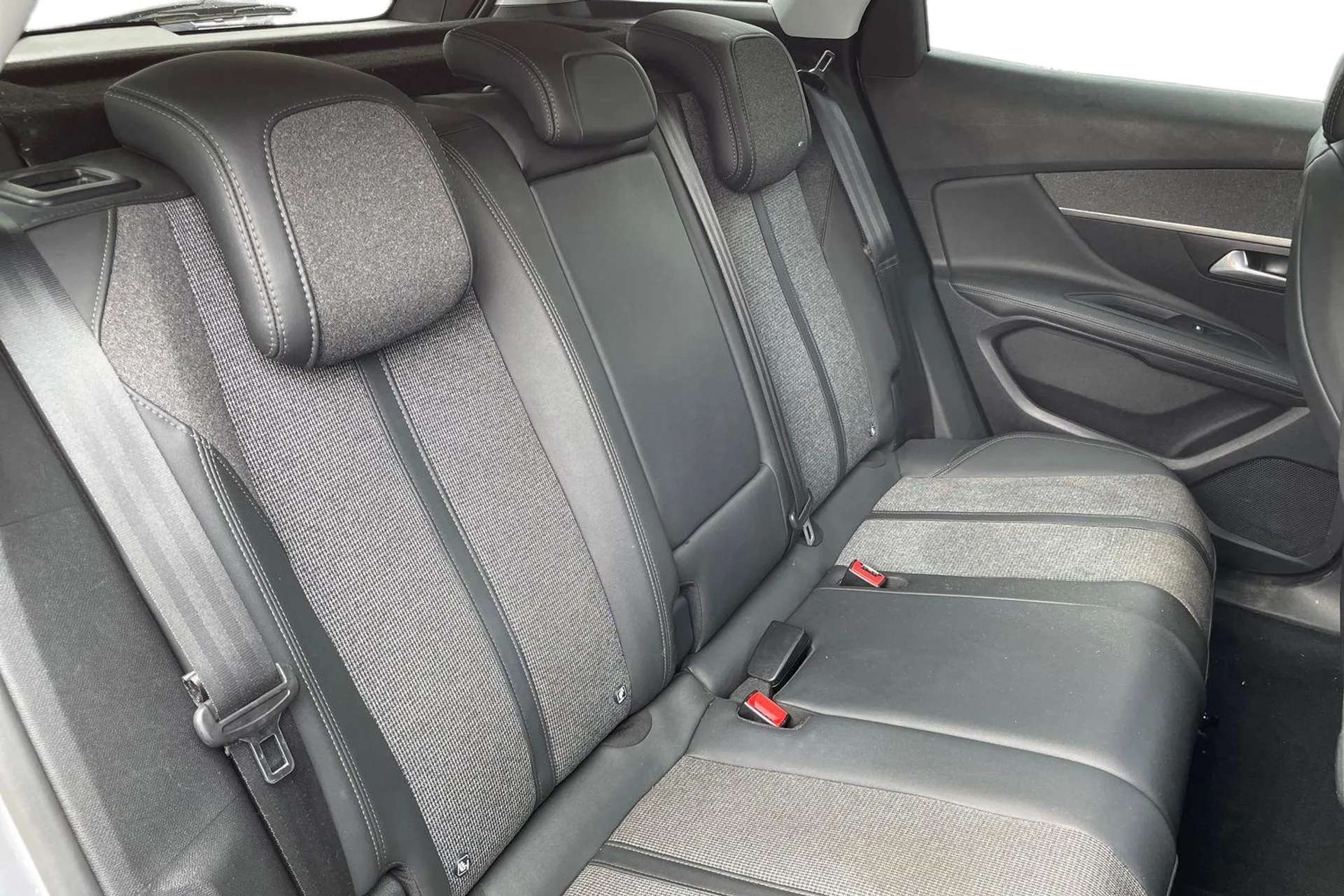 2020 PEUGEOT 3008 2020 PEUGEOT 3008