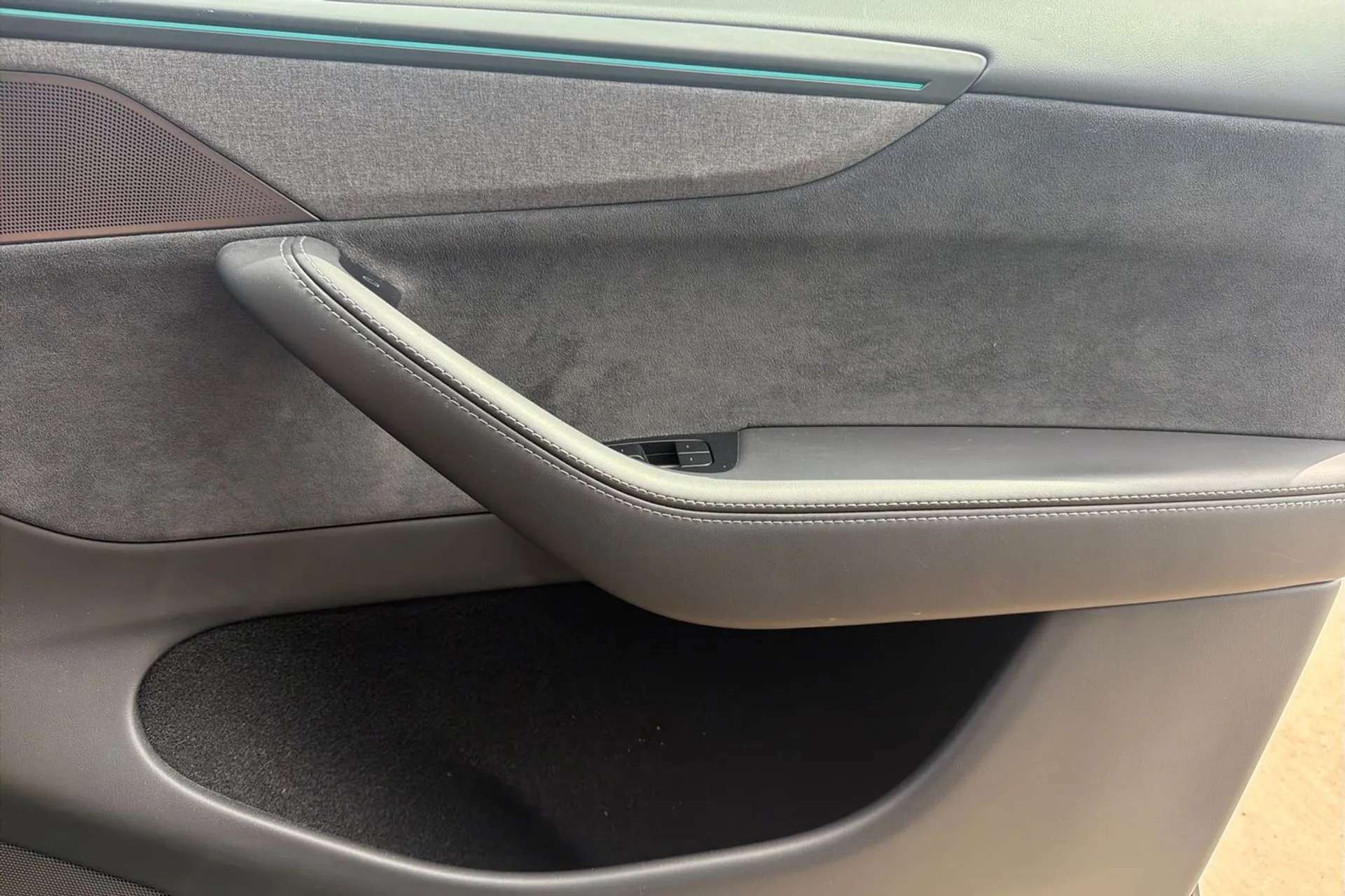 2025 TESLA MODEL Y 2025 TESLA MODEL Y