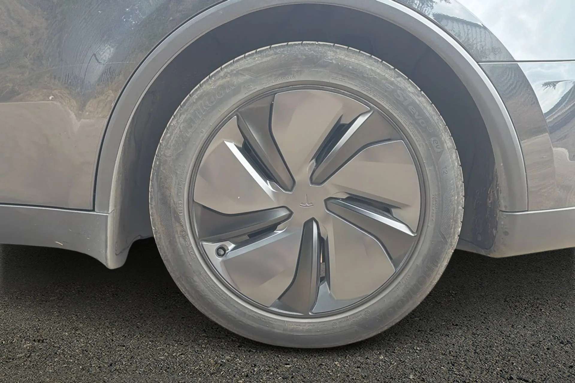 2025 TESLA MODEL Y 2025 TESLA MODEL Y