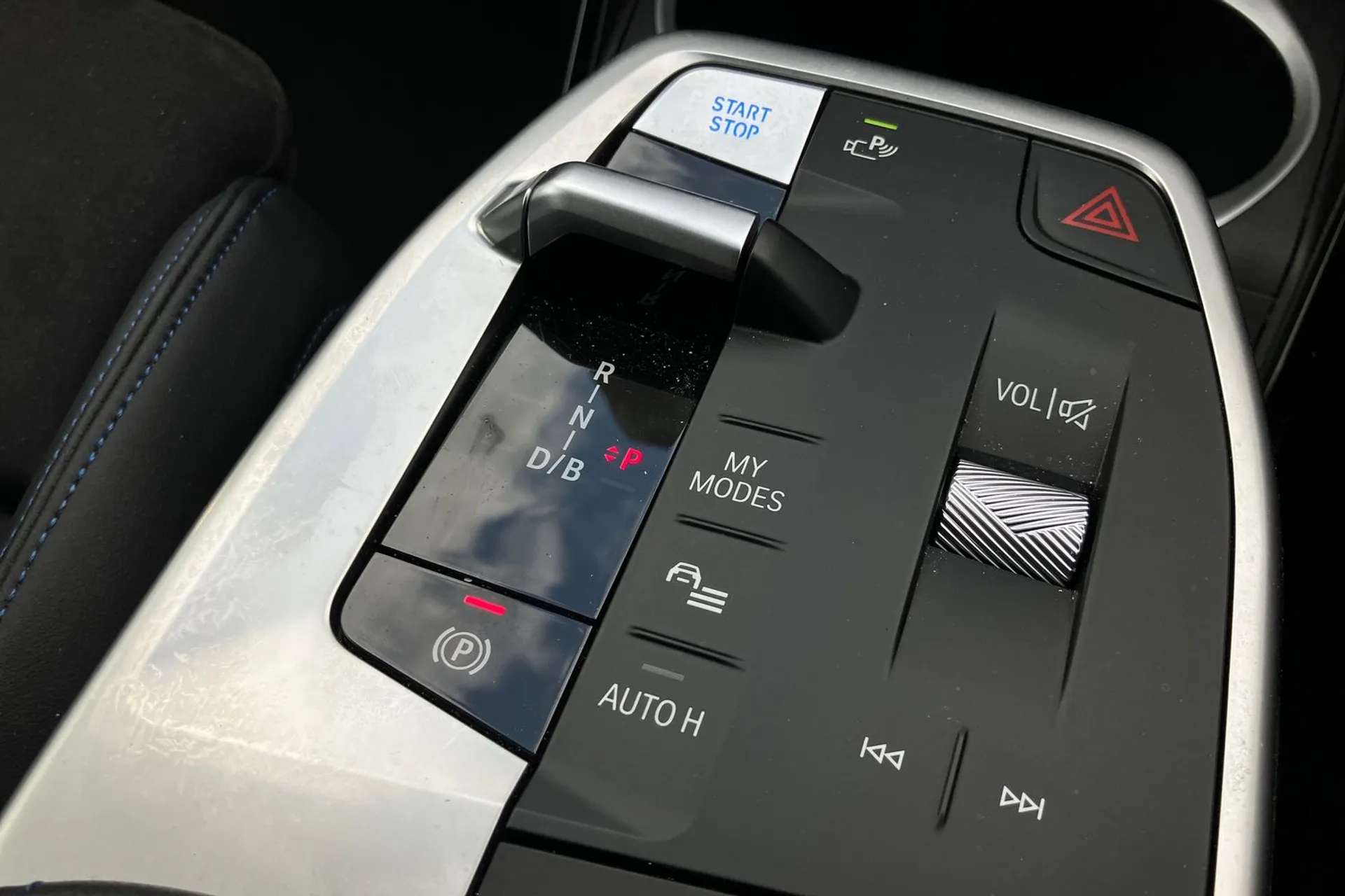 2025 BMW IX1 2025 BMW IX1