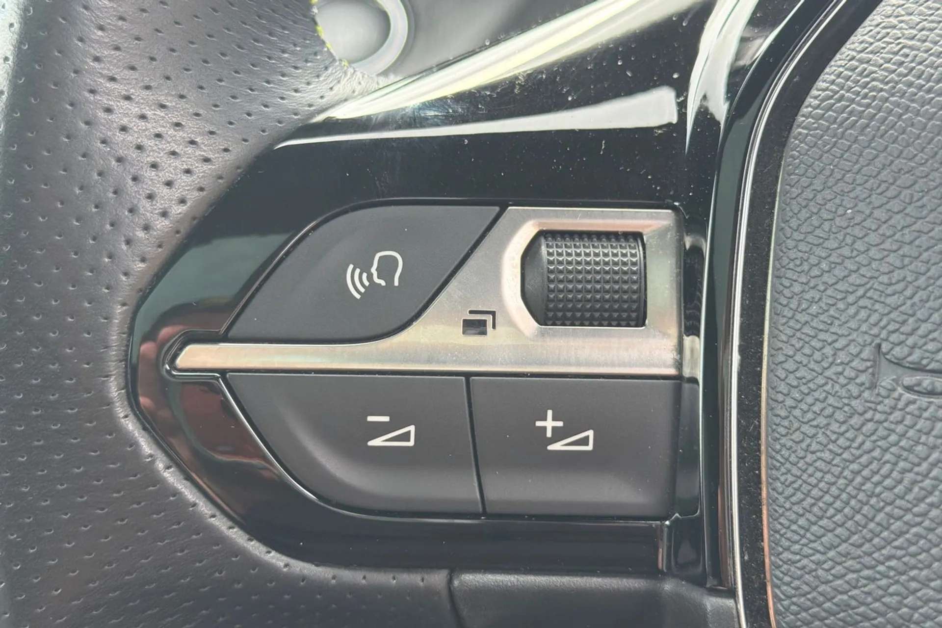 2021 PEUGEOT 2008 2021 PEUGEOT 2008
