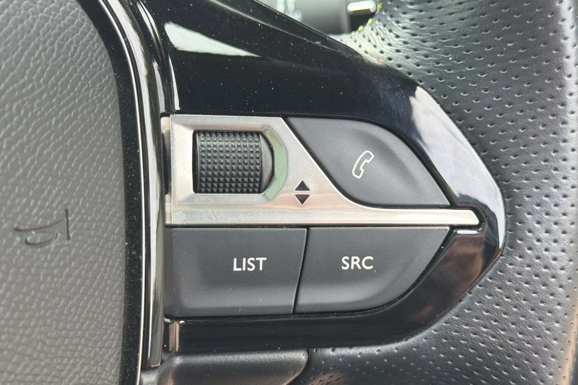 2021 PEUGEOT 2008 2021 PEUGEOT 2008
