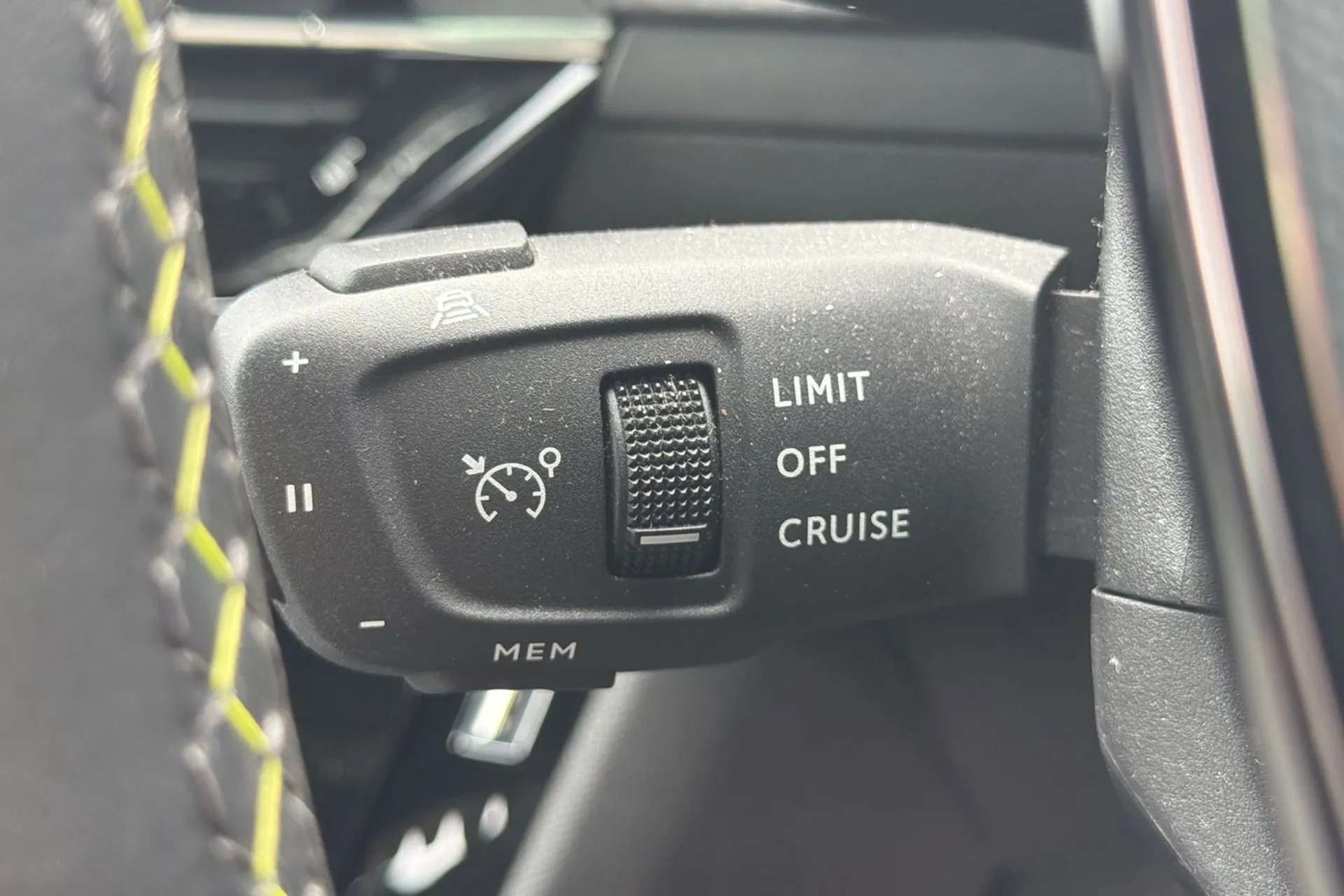 2021 PEUGEOT 2008 2021 PEUGEOT 2008