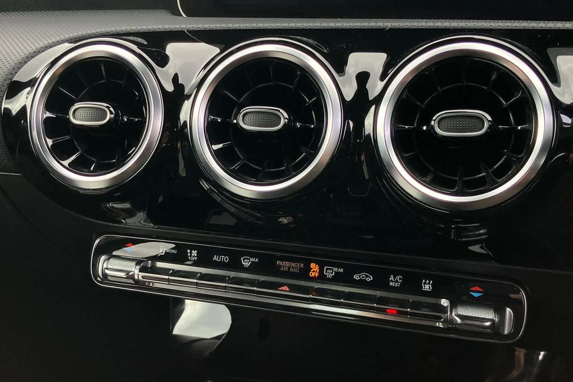 2020 MERCEDES-BENZ A CLASS 2020 MERCEDES-BENZ A CLASS