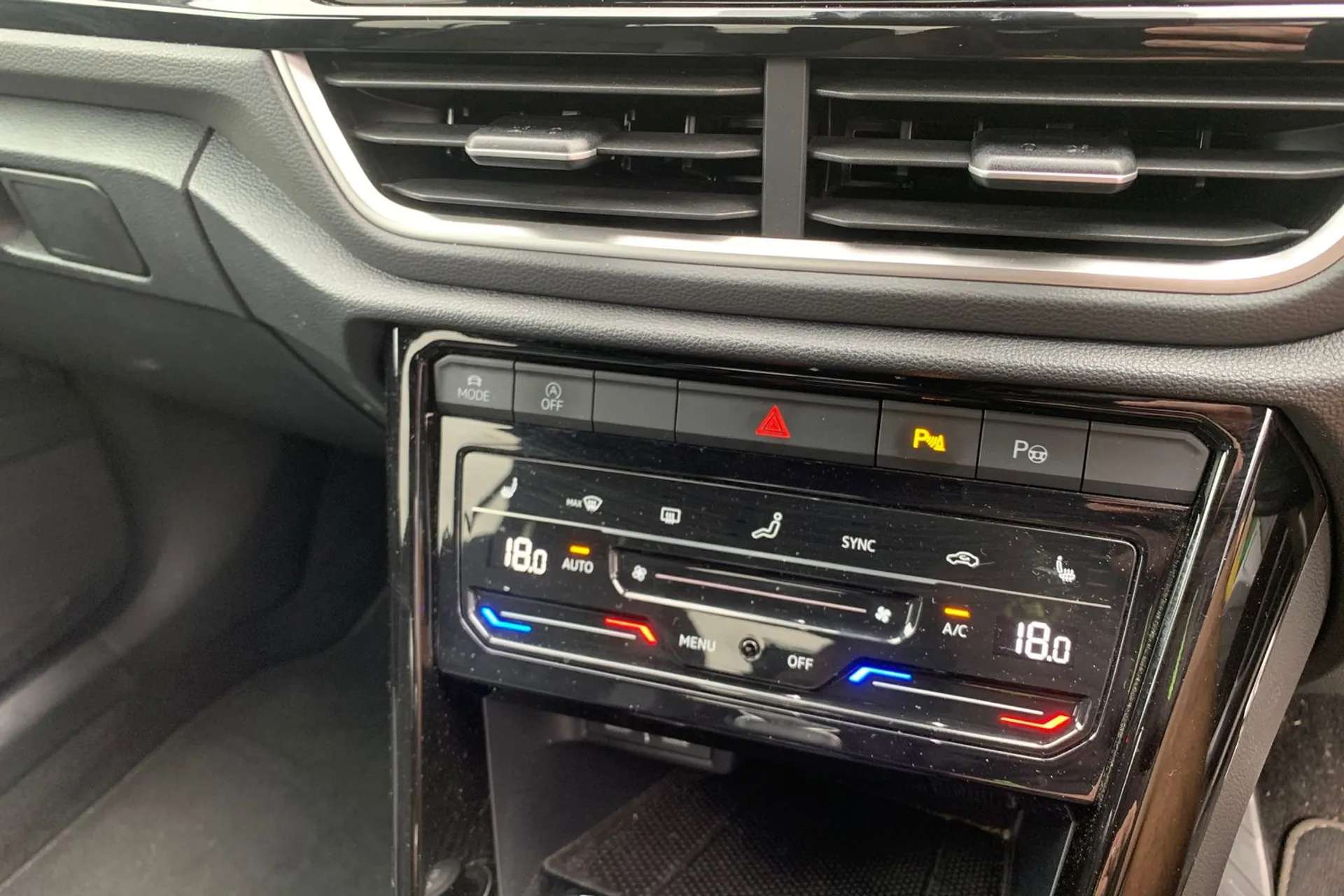 2024 VOLKSWAGEN T-ROC 2024 VOLKSWAGEN T-ROC