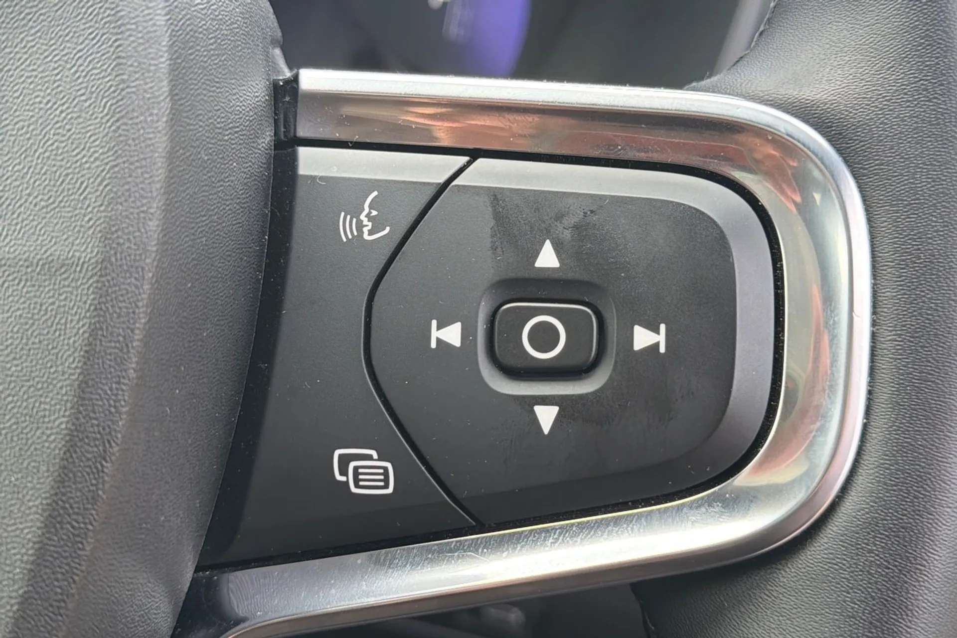 2023 VOLVO C40 2023 VOLVO C40