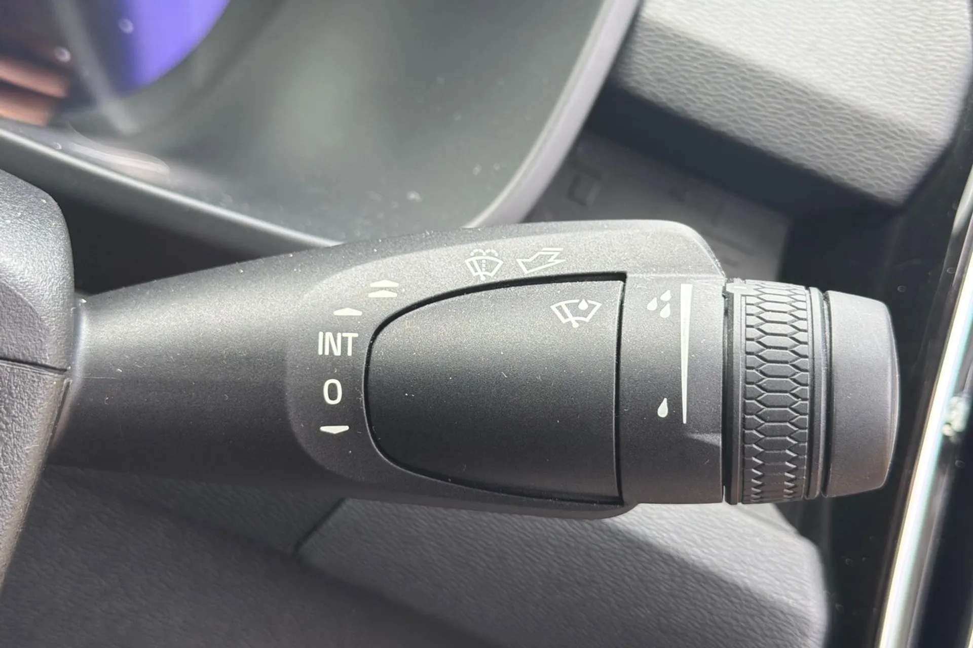 2023 VOLVO C40 2023 VOLVO C40