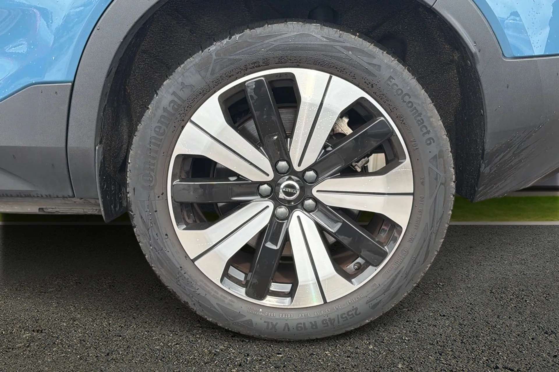 2023 VOLVO C40 2023 VOLVO C40