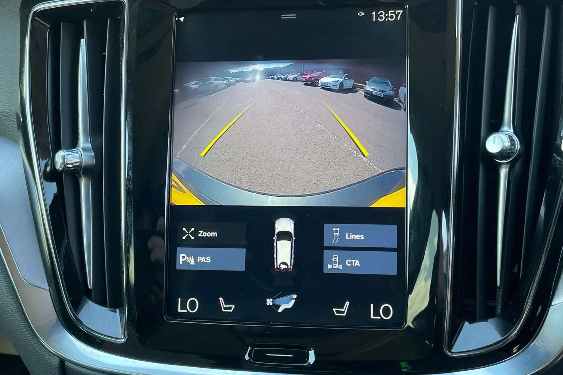 2018 VOLVO V60 2018 VOLVO V60