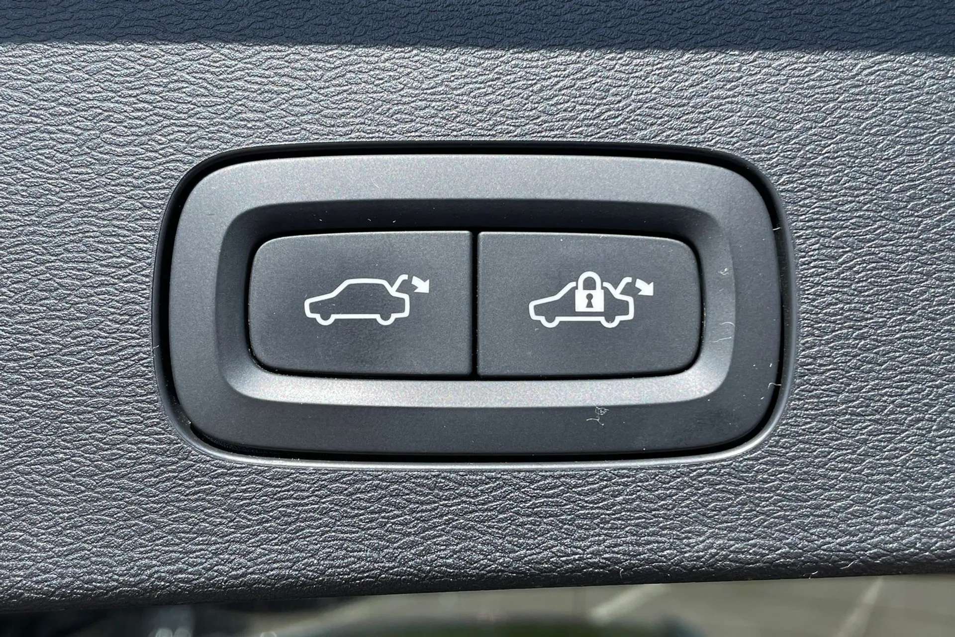 2018 VOLVO V60 2018 VOLVO V60