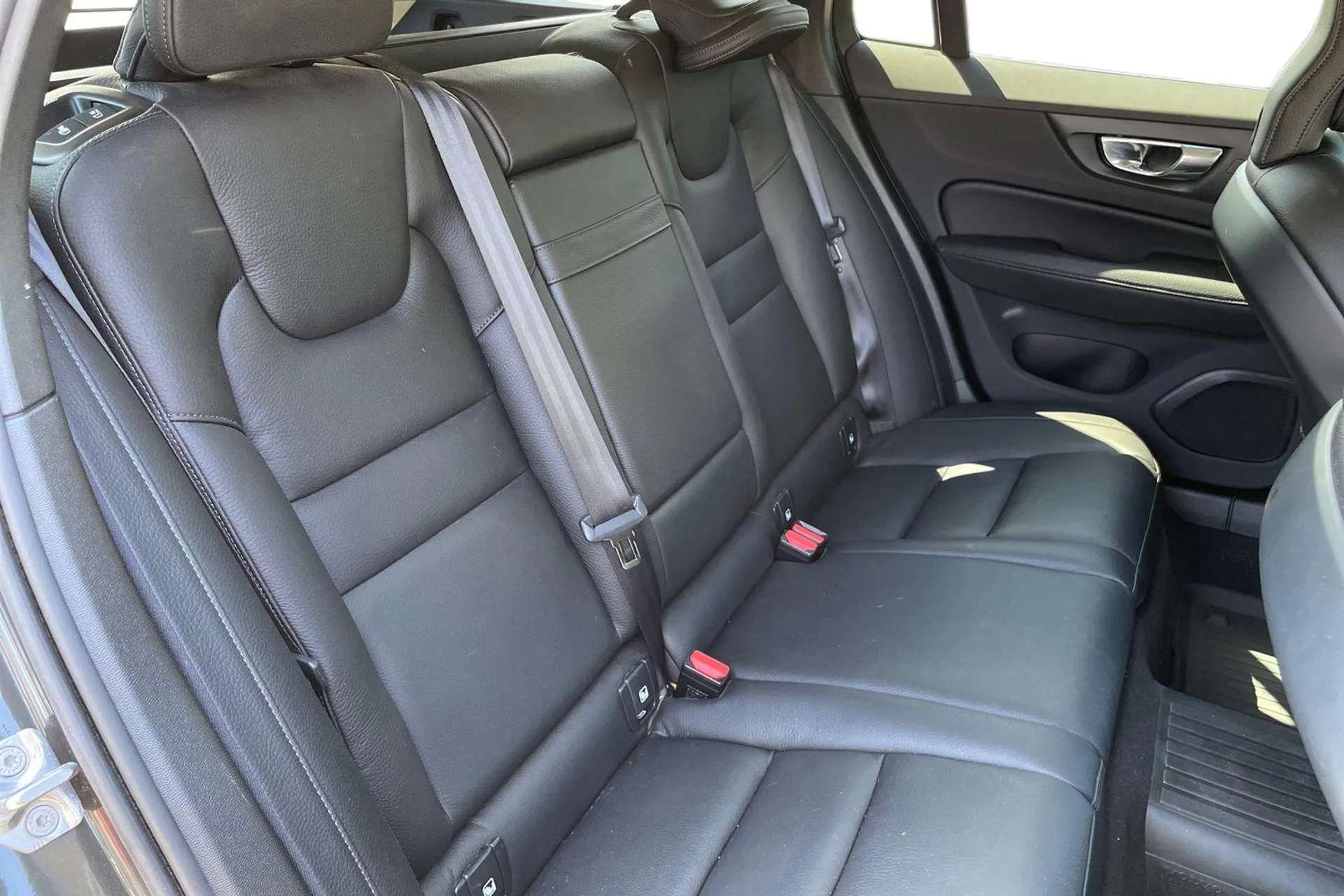2018 VOLVO V60 2018 VOLVO V60