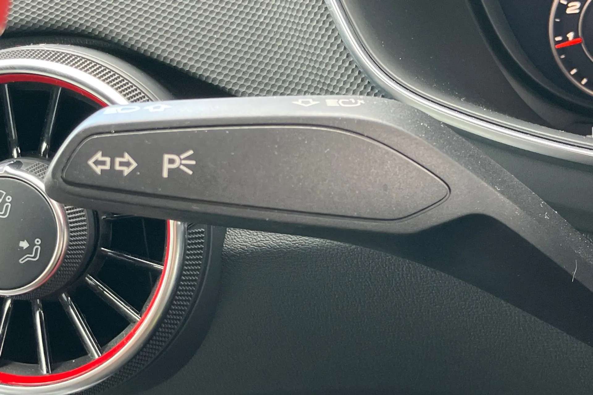 2023 AUDI TT 2023 AUDI TT