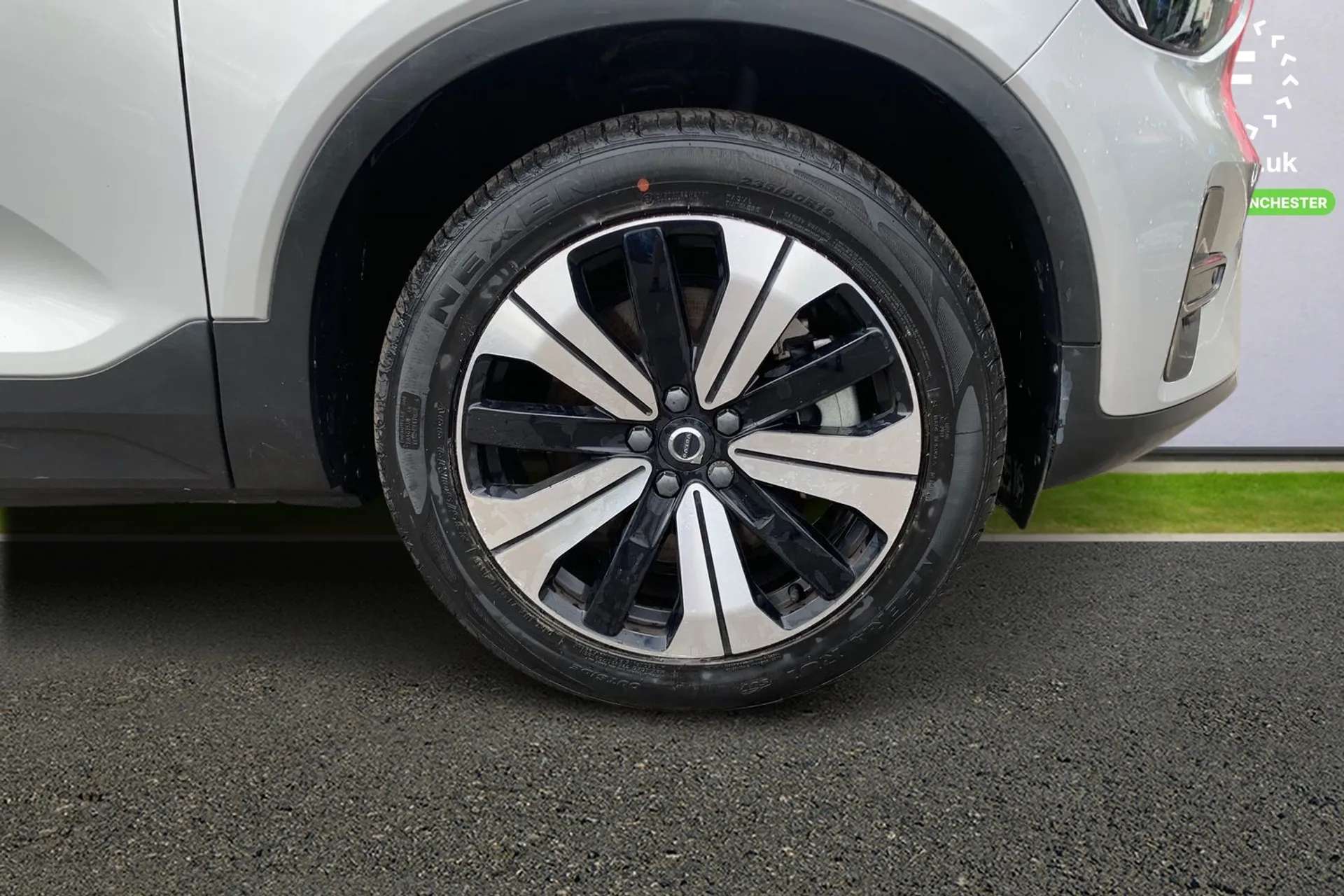 2023 VOLVO C40 2023 VOLVO C40