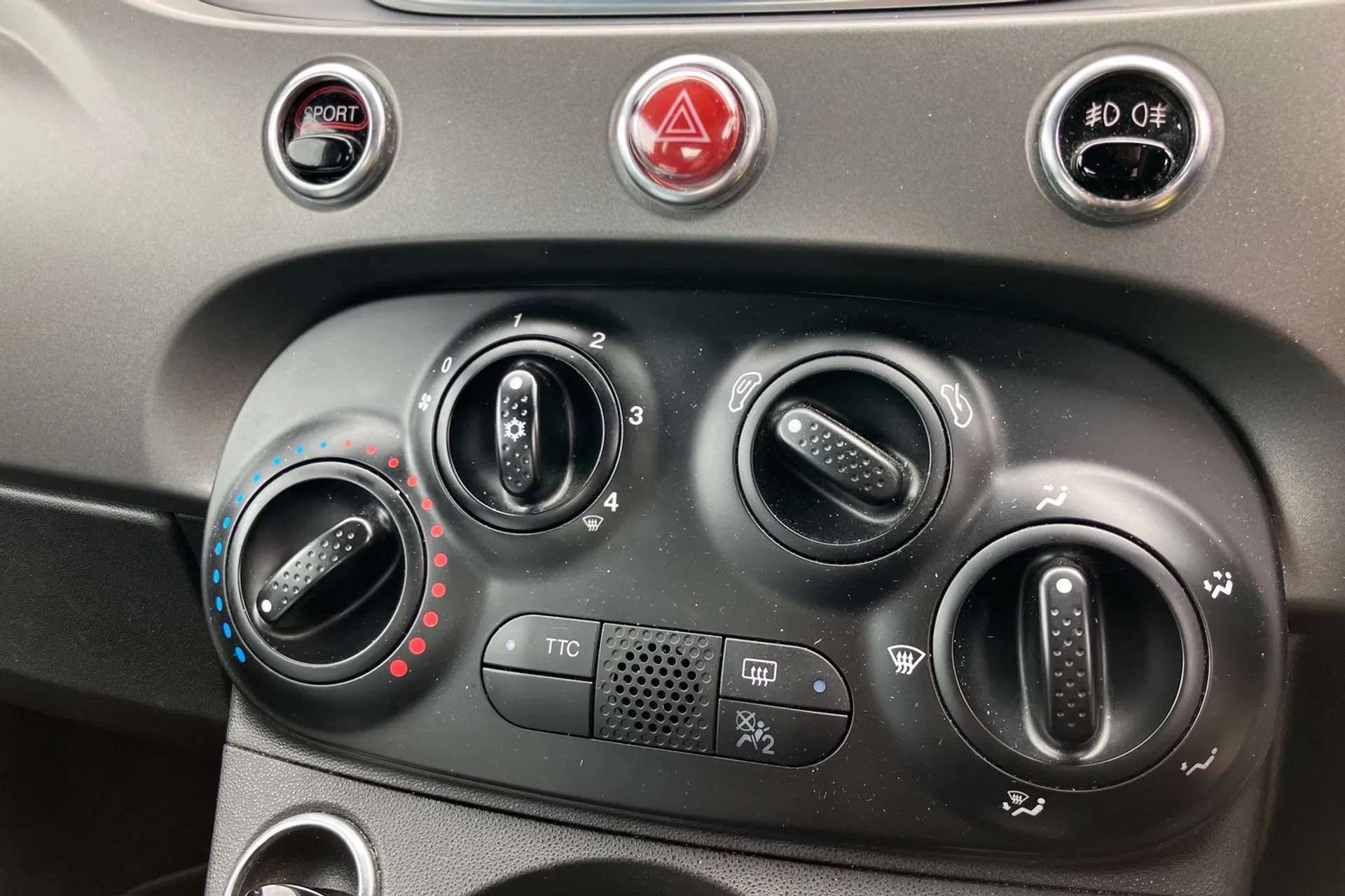 2017 ABARTH 595 2017 ABARTH 595