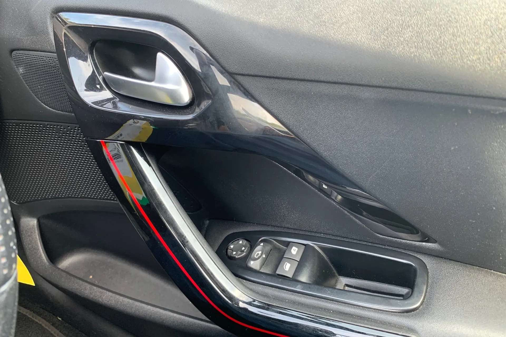 2017 PEUGEOT 208 2017 PEUGEOT 208