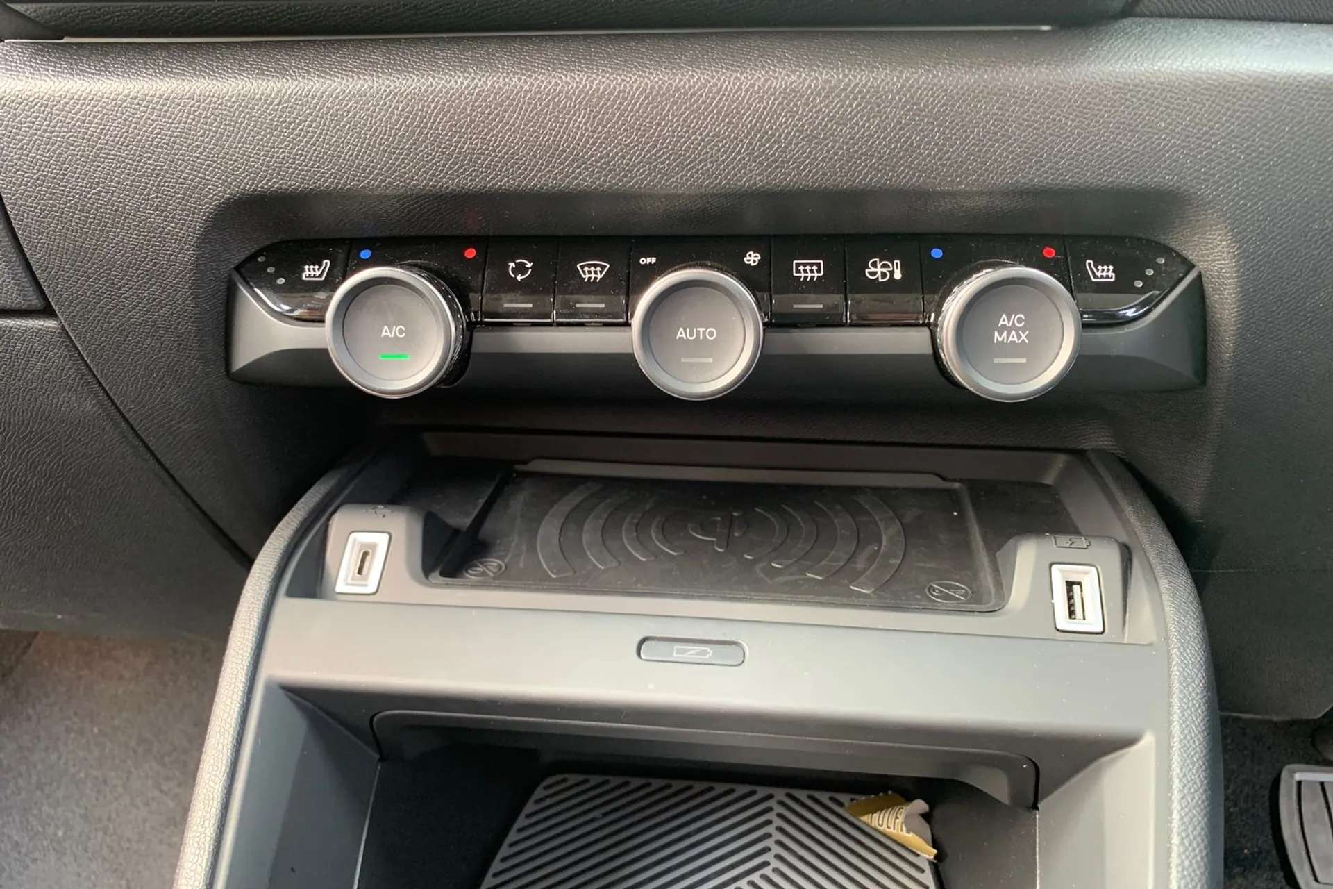 2024 CITROEN C4 X 2024 CITROEN C4 X