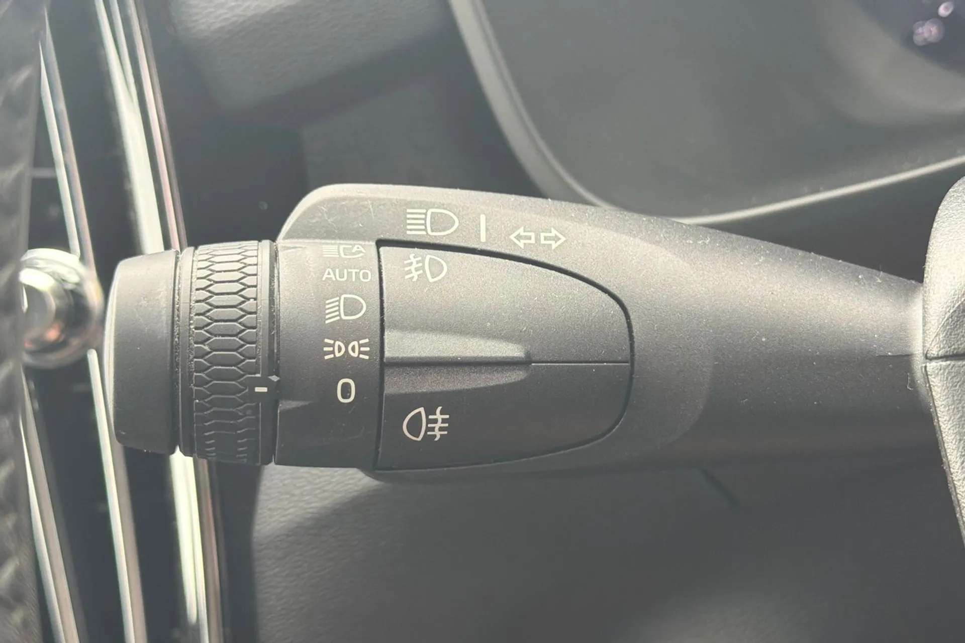 2023 VOLVO XC40 2023 VOLVO XC40