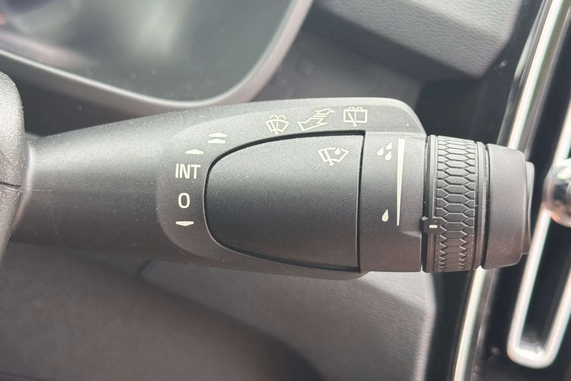 2023 VOLVO XC40 2023 VOLVO XC40
