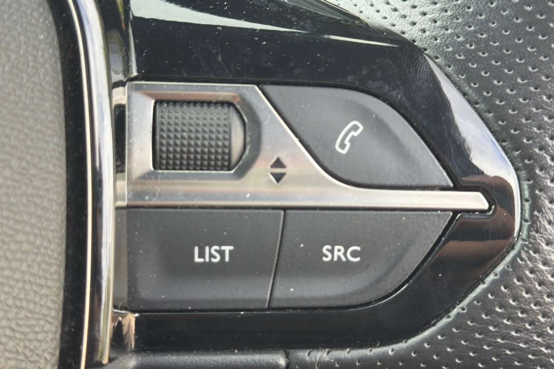 2020 PEUGEOT 2008 2020 PEUGEOT 2008